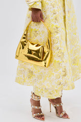 IN LONDON WITH IT PURSE