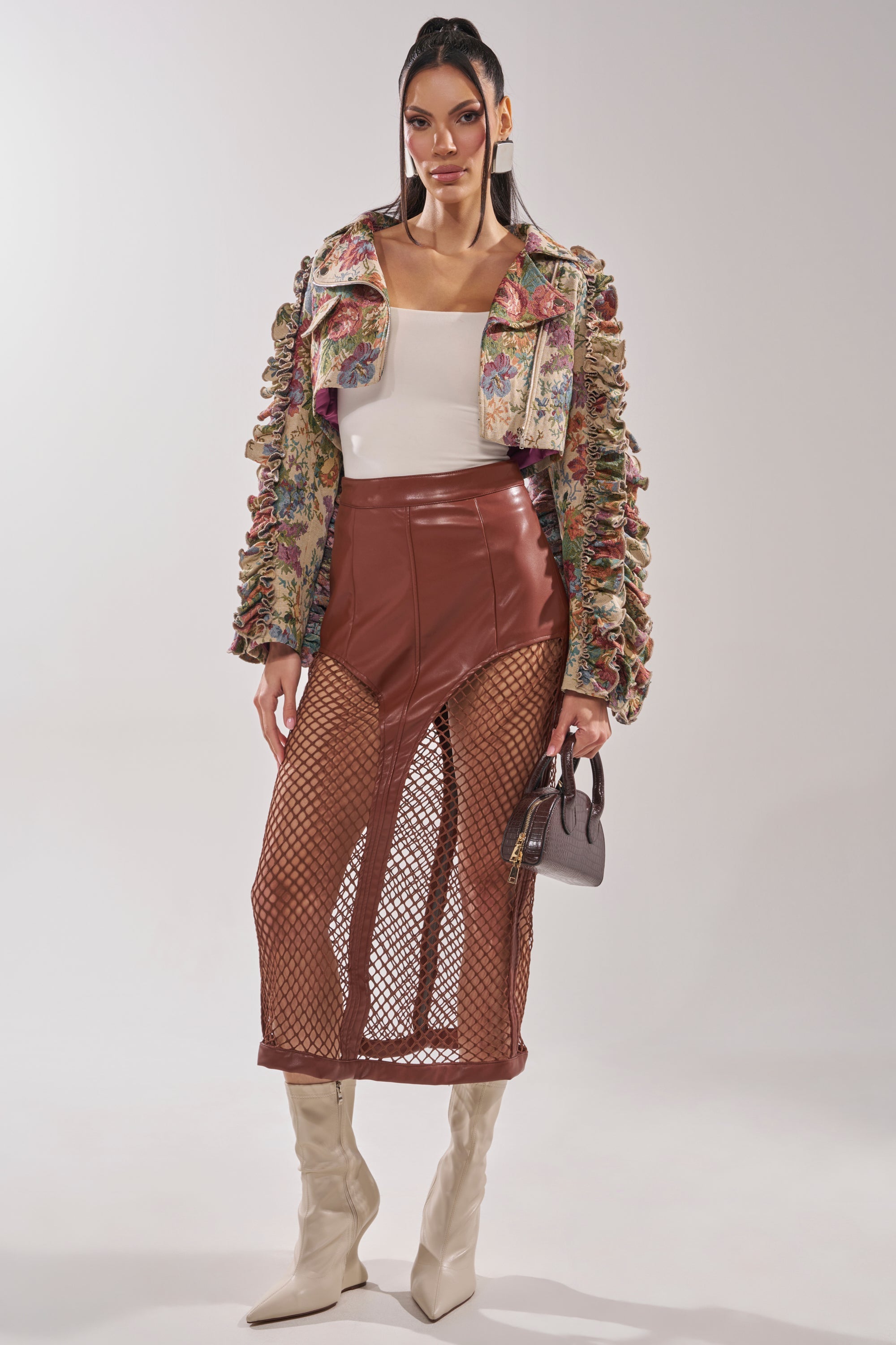 MAKE IT LOOK EASY TAPESTRY MOTO