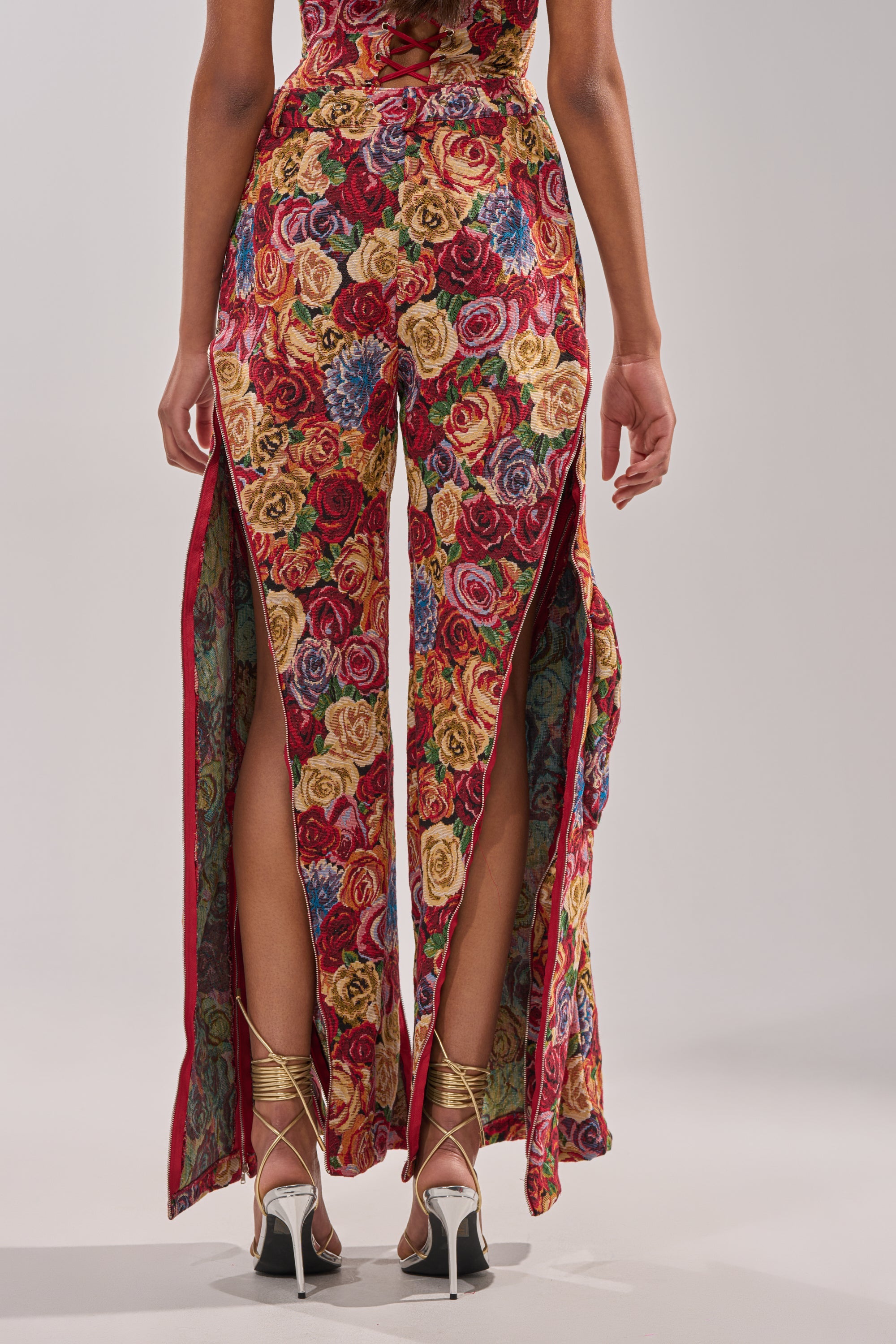 INTO THE THICK OF IT FLORAL CARGO PANT