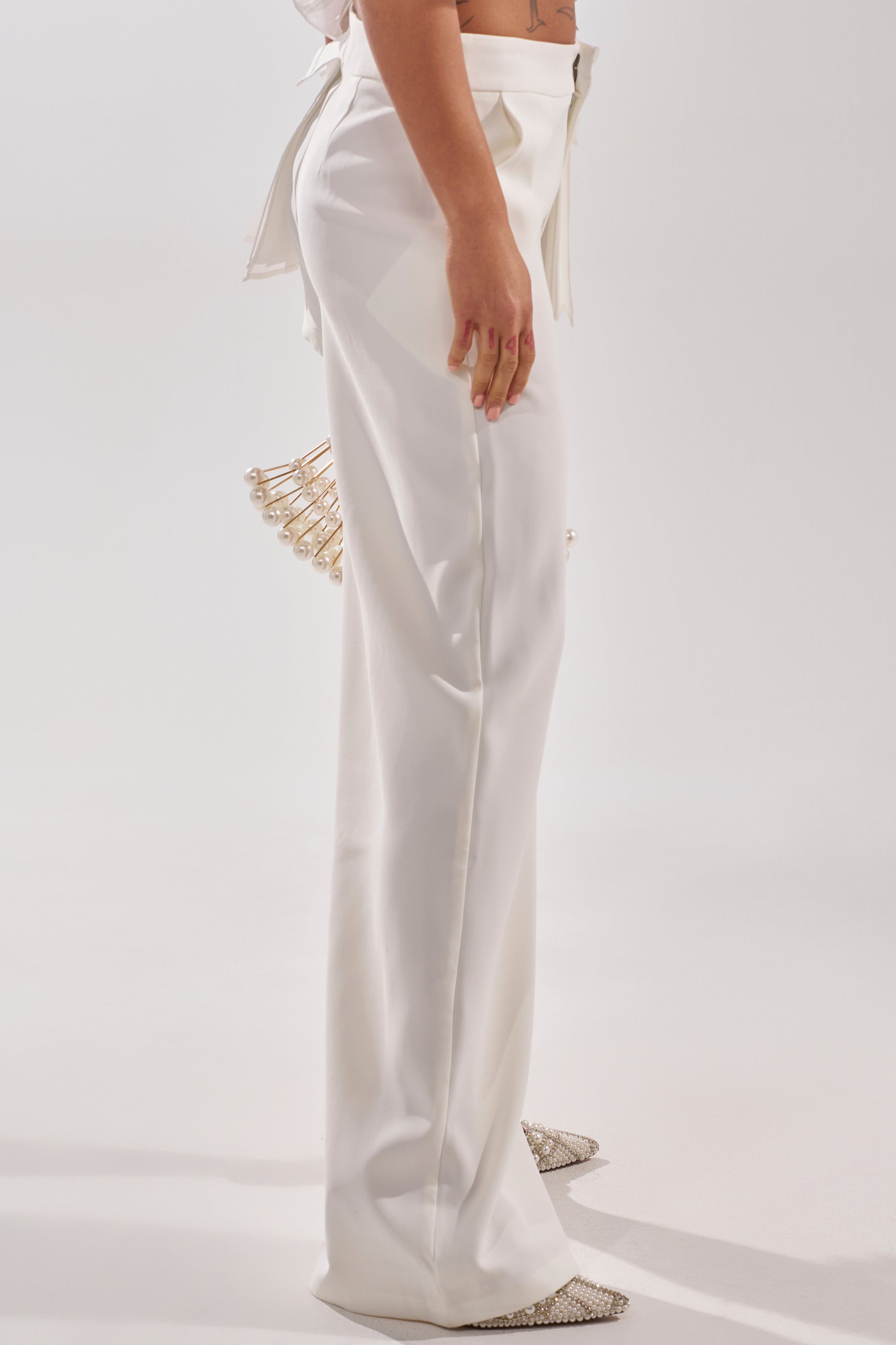 HOT AND COLD HYBRID PANT IN WHITE