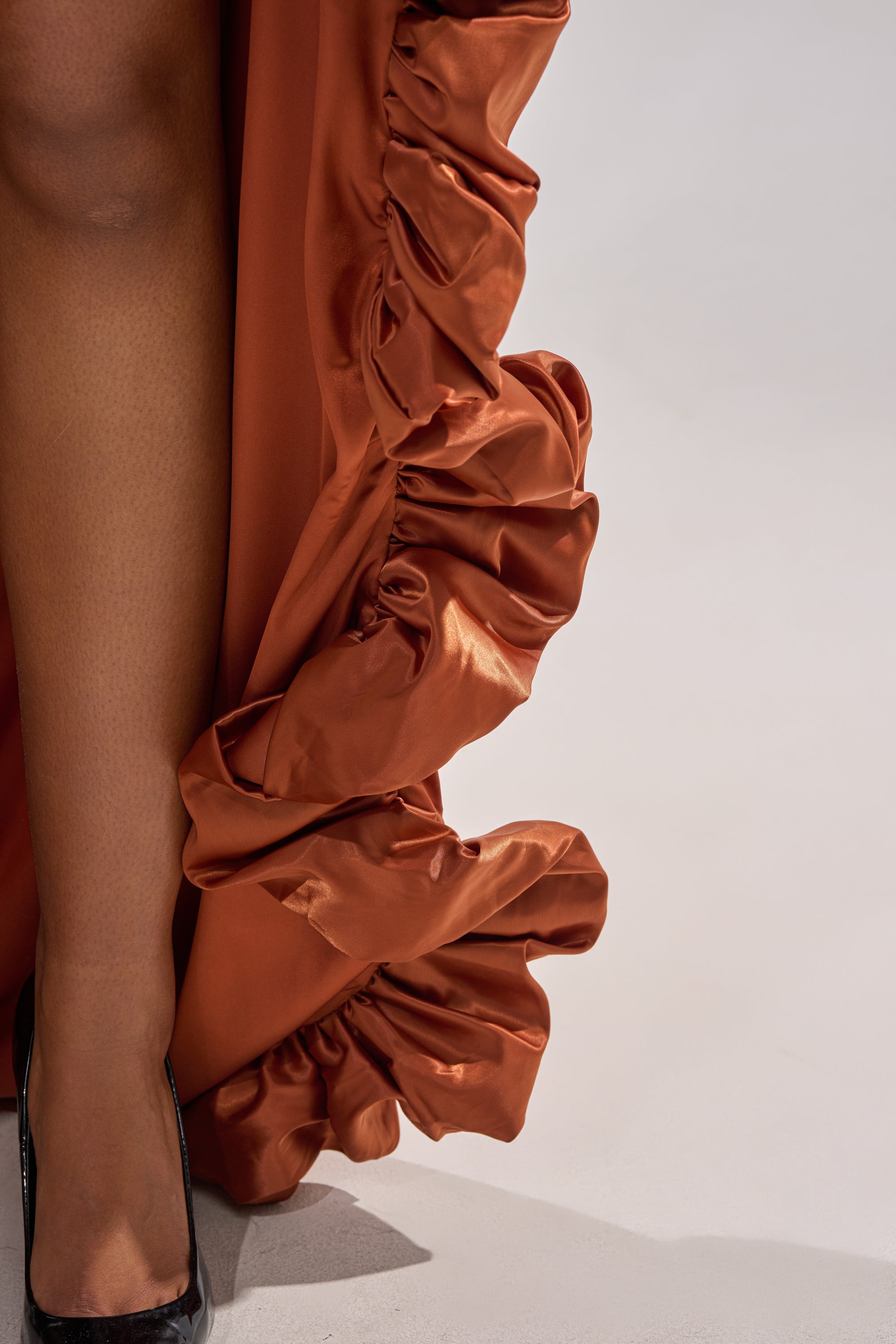 LOOK AT ME GO SATIN HIGH LOW SKIRT