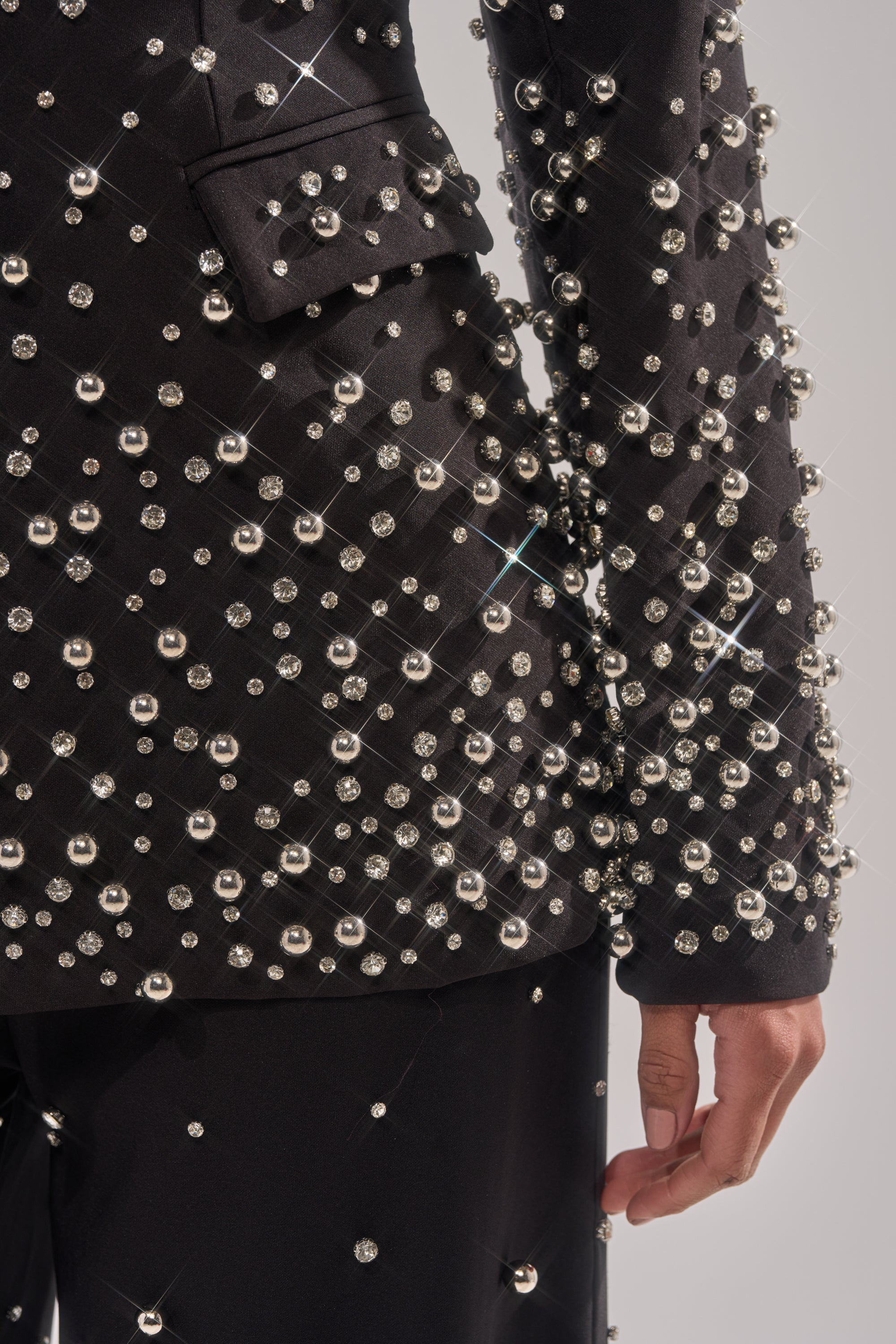GET CLOSER EMBELLISHED BLAZER