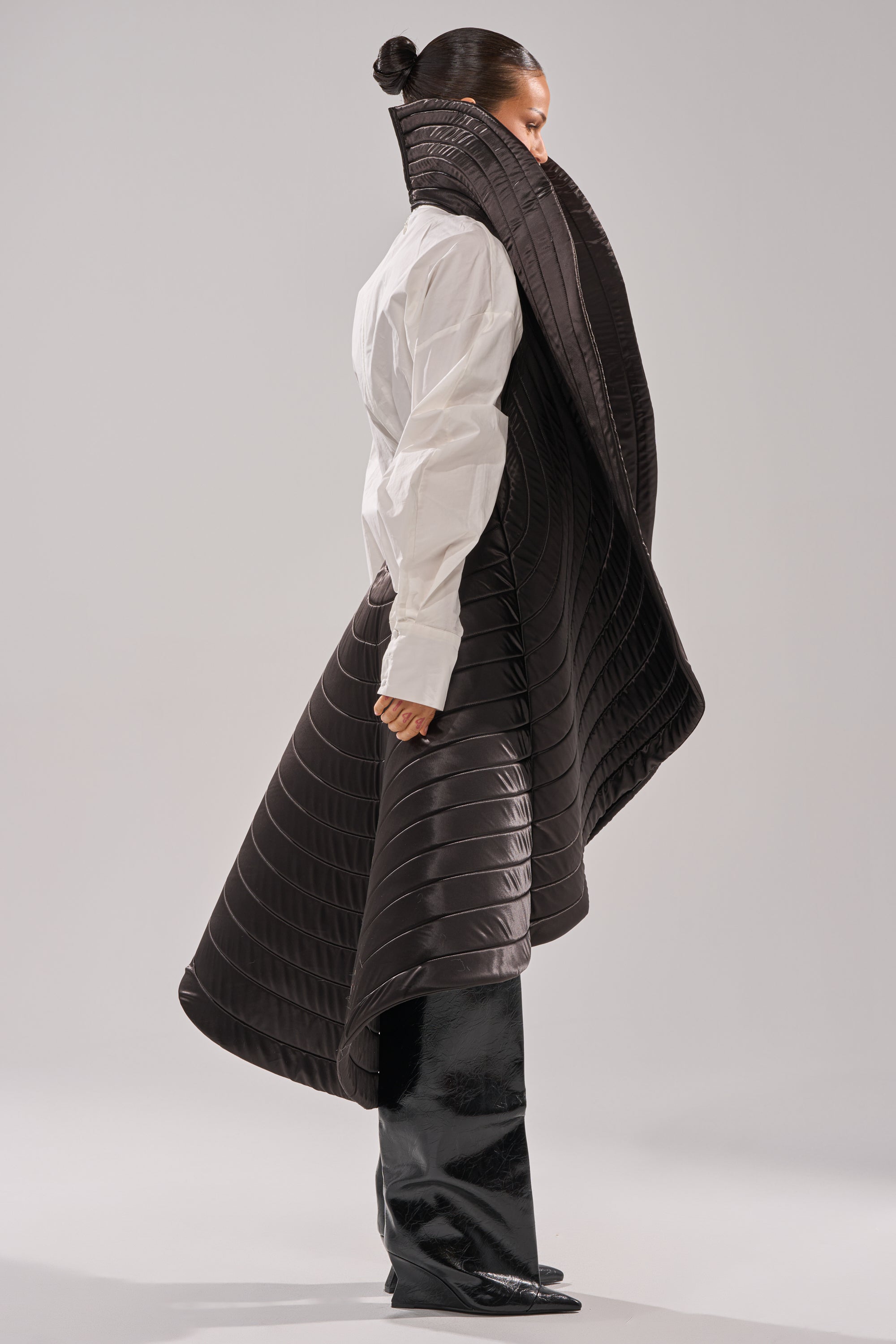 FOR THE DRAMA HIGH LOW VEST