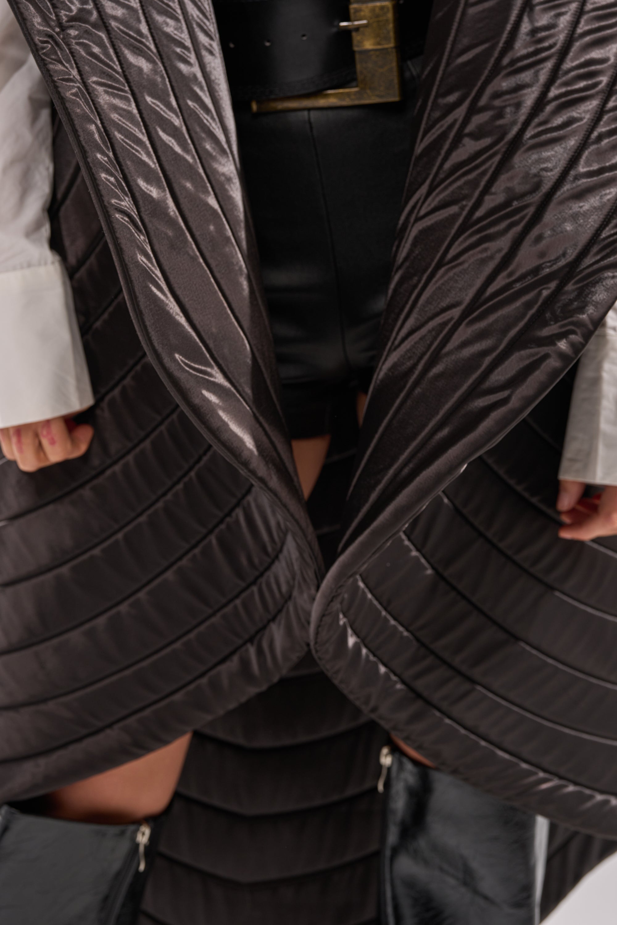 FOR THE DRAMA HIGH LOW VEST