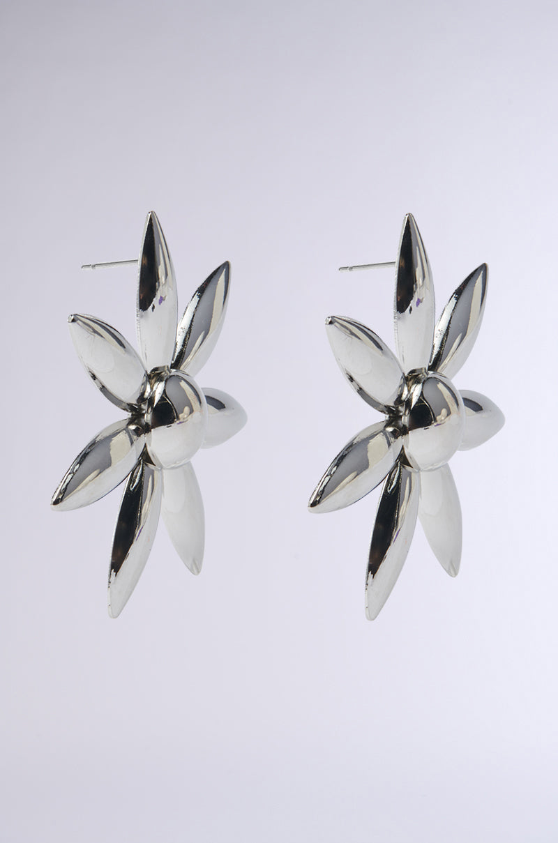 SARA EARRING