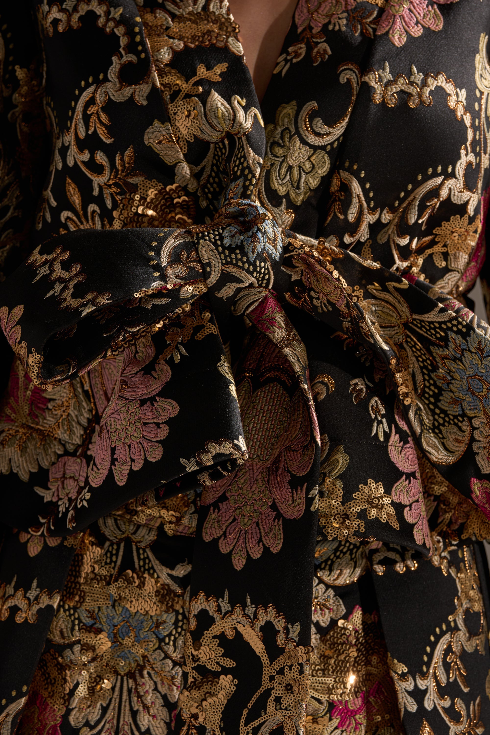 LUXE ENERGY BROCADE BLOUSE