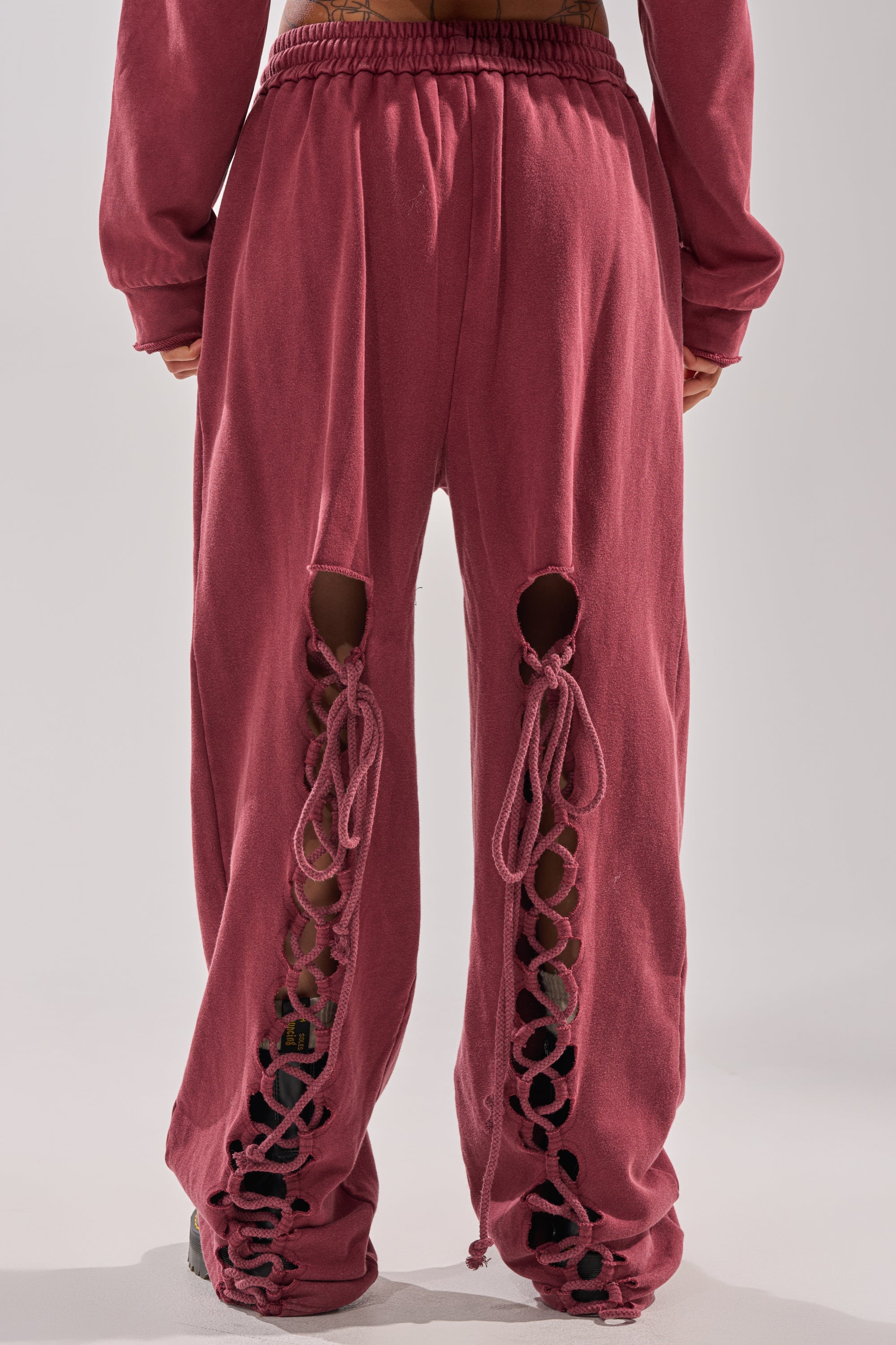 LACED UP FOR GOOD JOGGER IN PLUM