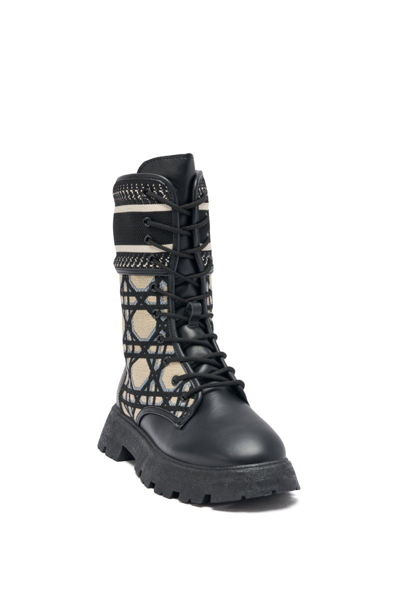 AMADA CANVAS PRINT COMBAT BOOT