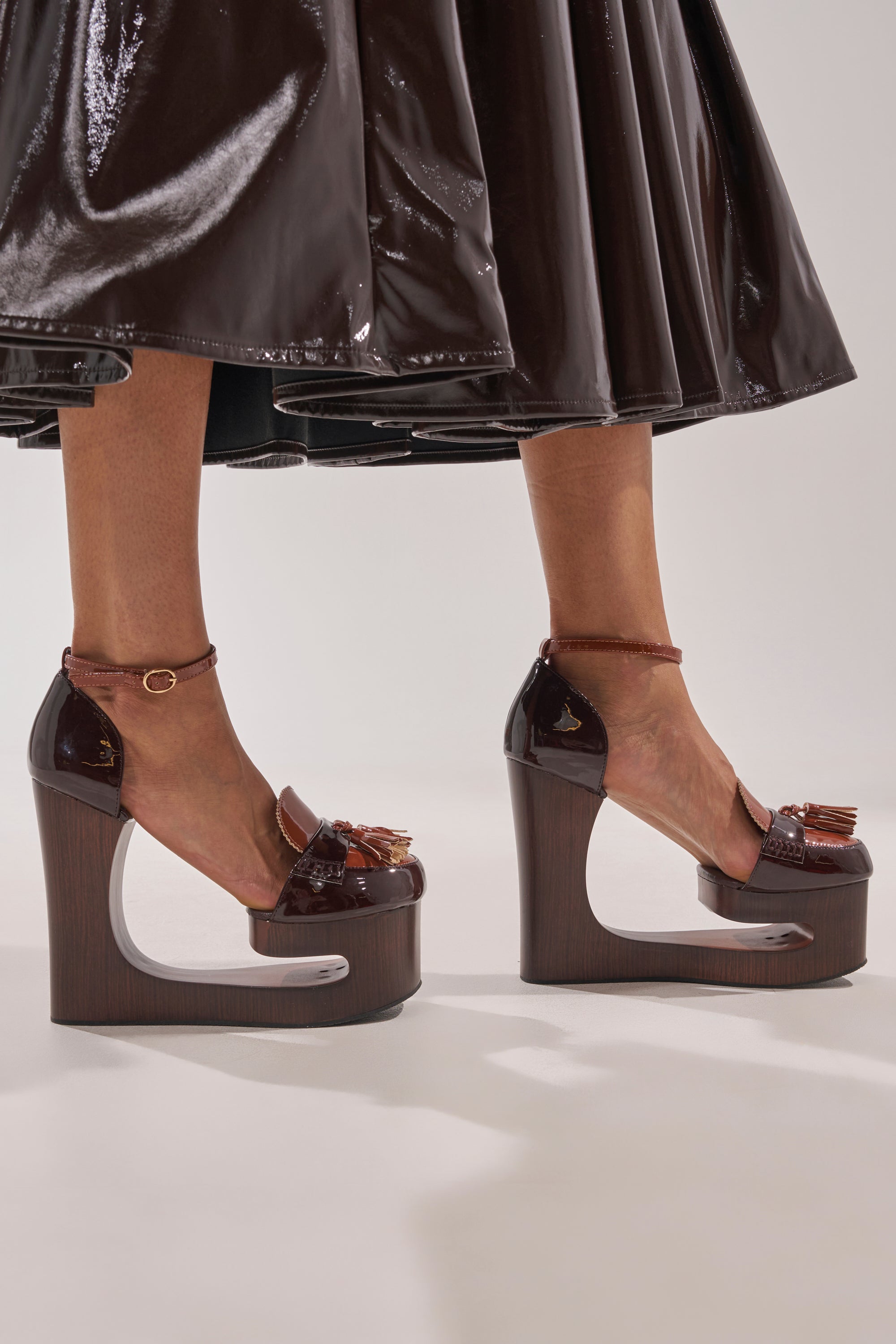AKIRA GOLD BIXBY BROWN EMPTY WEDGE PUMP