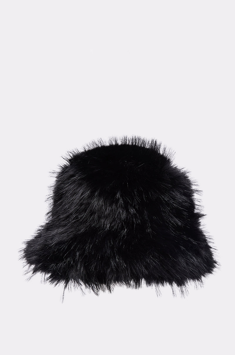 CHIC FAUX FUR BUCKET HAT