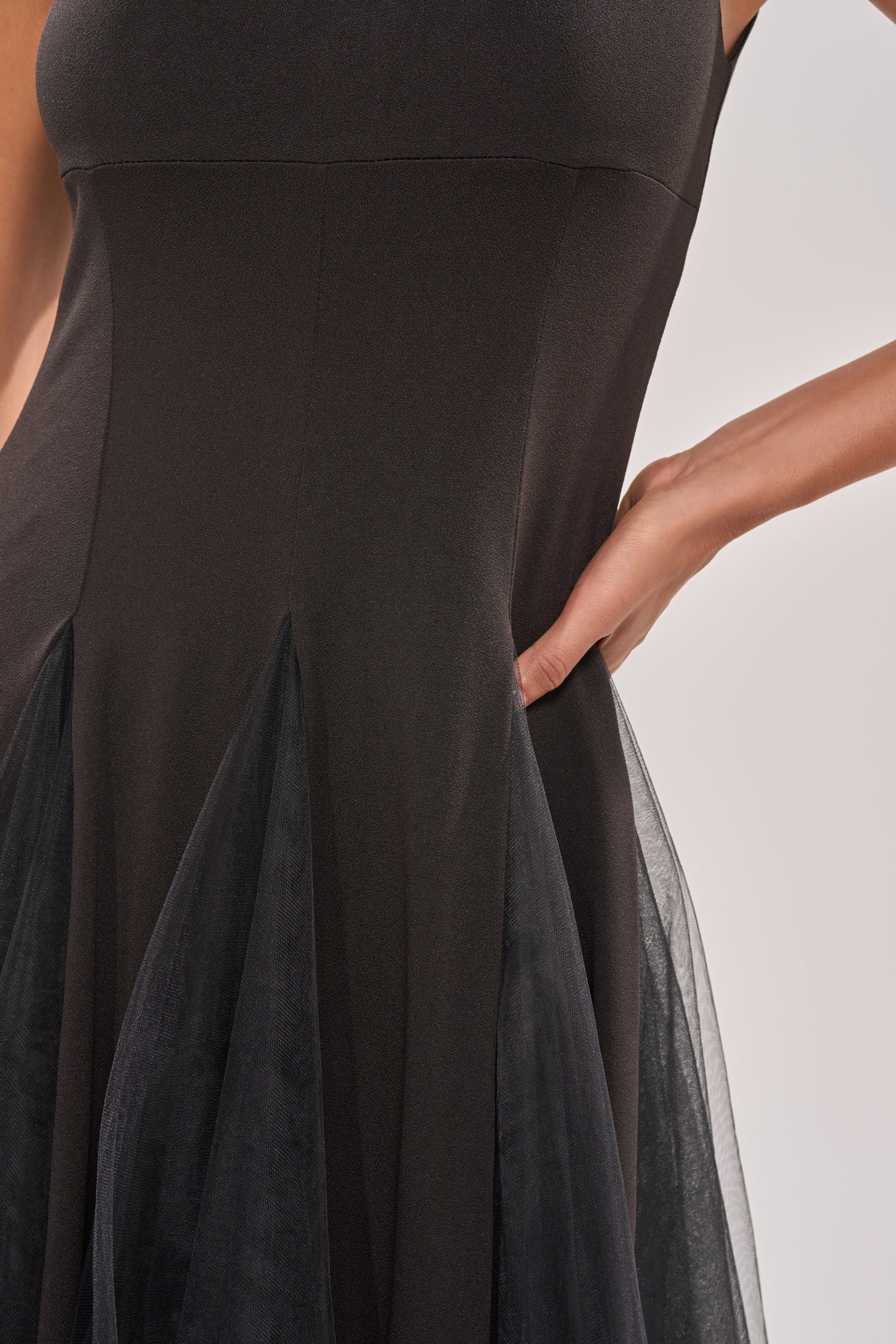 KNOW YOUR WORTH TULLE MIDI DRESS IN BLACK