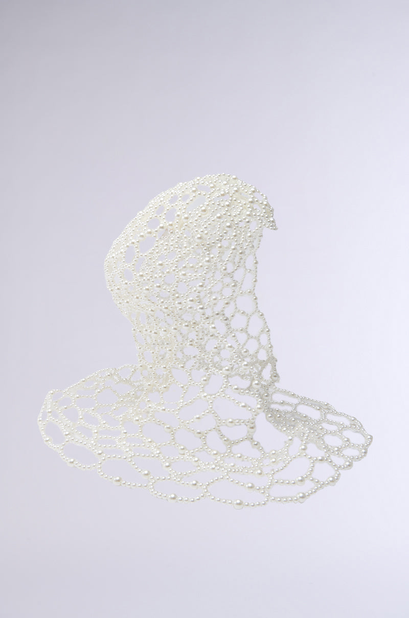 ELEGANT VIBES PEARL HEADPIECE