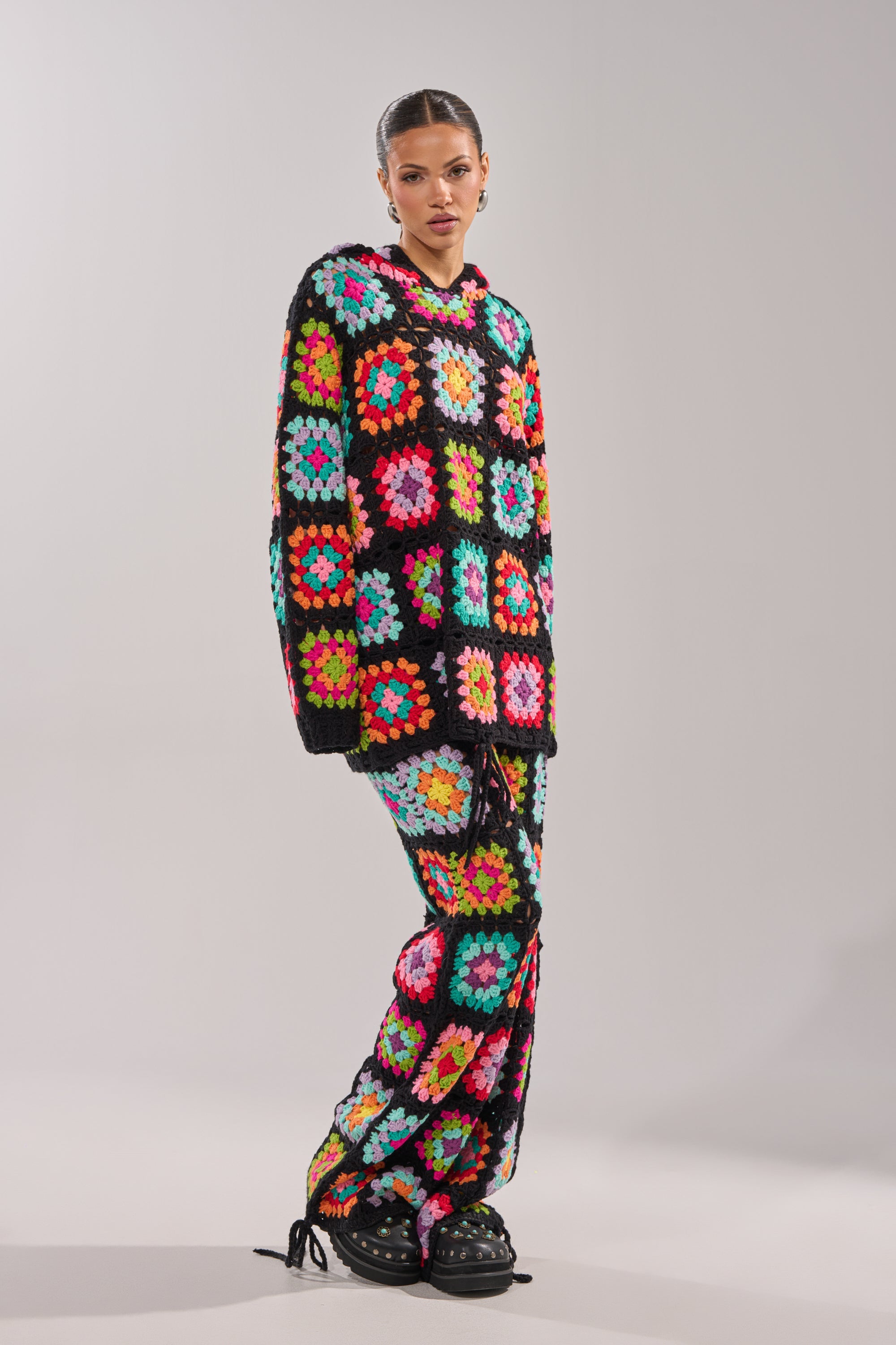 FESTIVAL GIRLY OVERSIZED CROCHET SWEATSHIRT IN MULTI