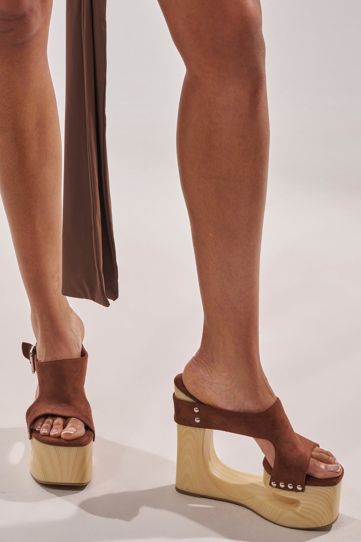 AZALEA WANG ELGEDI TAN PLATFORM SANDAL