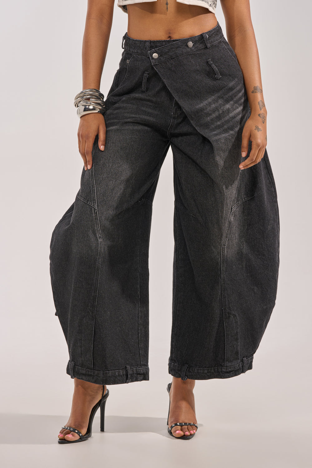 IZZY RELAXED DENIM IN BLACK WASH