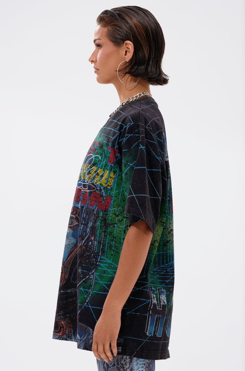 FIRST ROW METAVERSE OVERSIZED GRAPHIC TEE