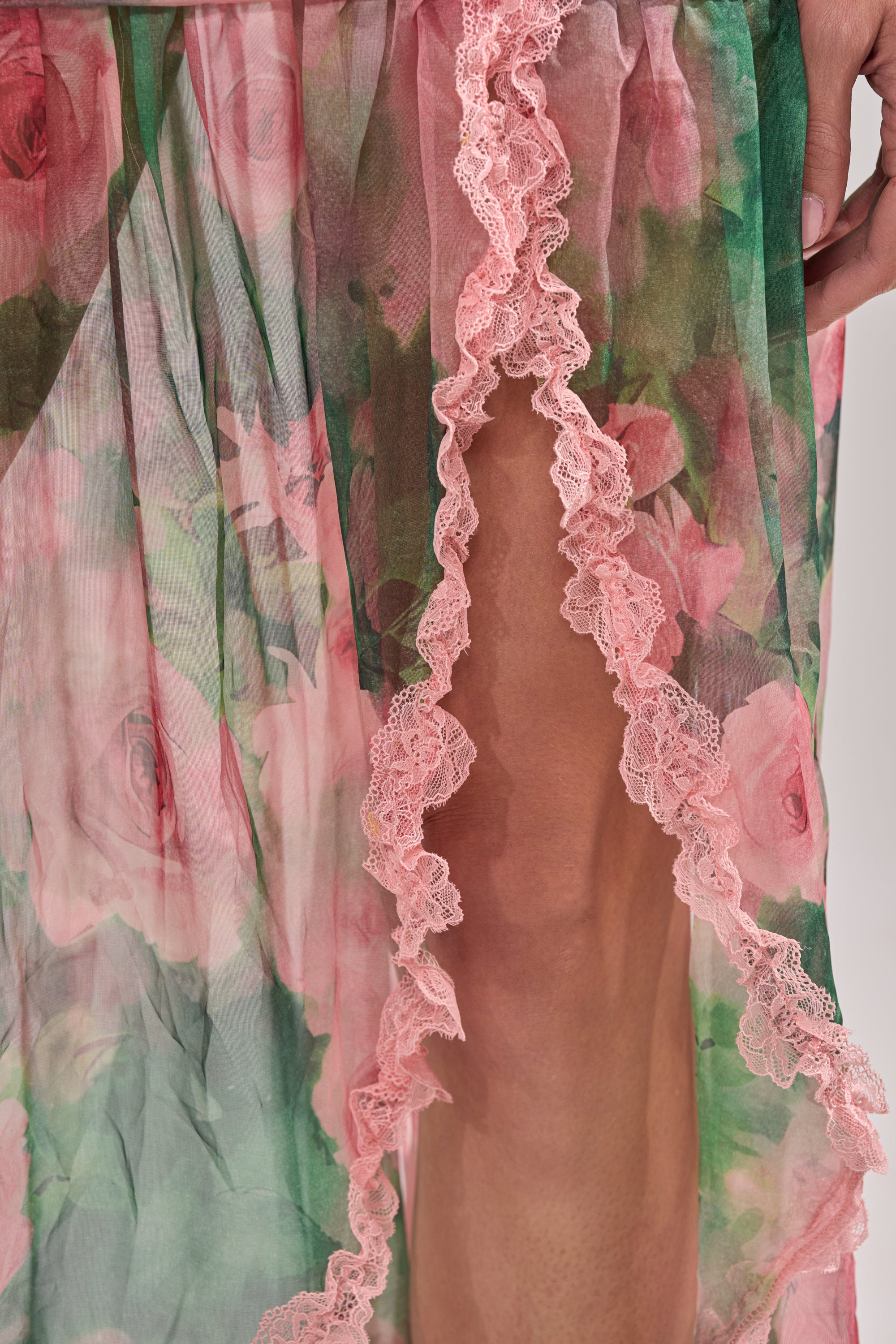 DREAMING FLORAL MAXI SKIRT