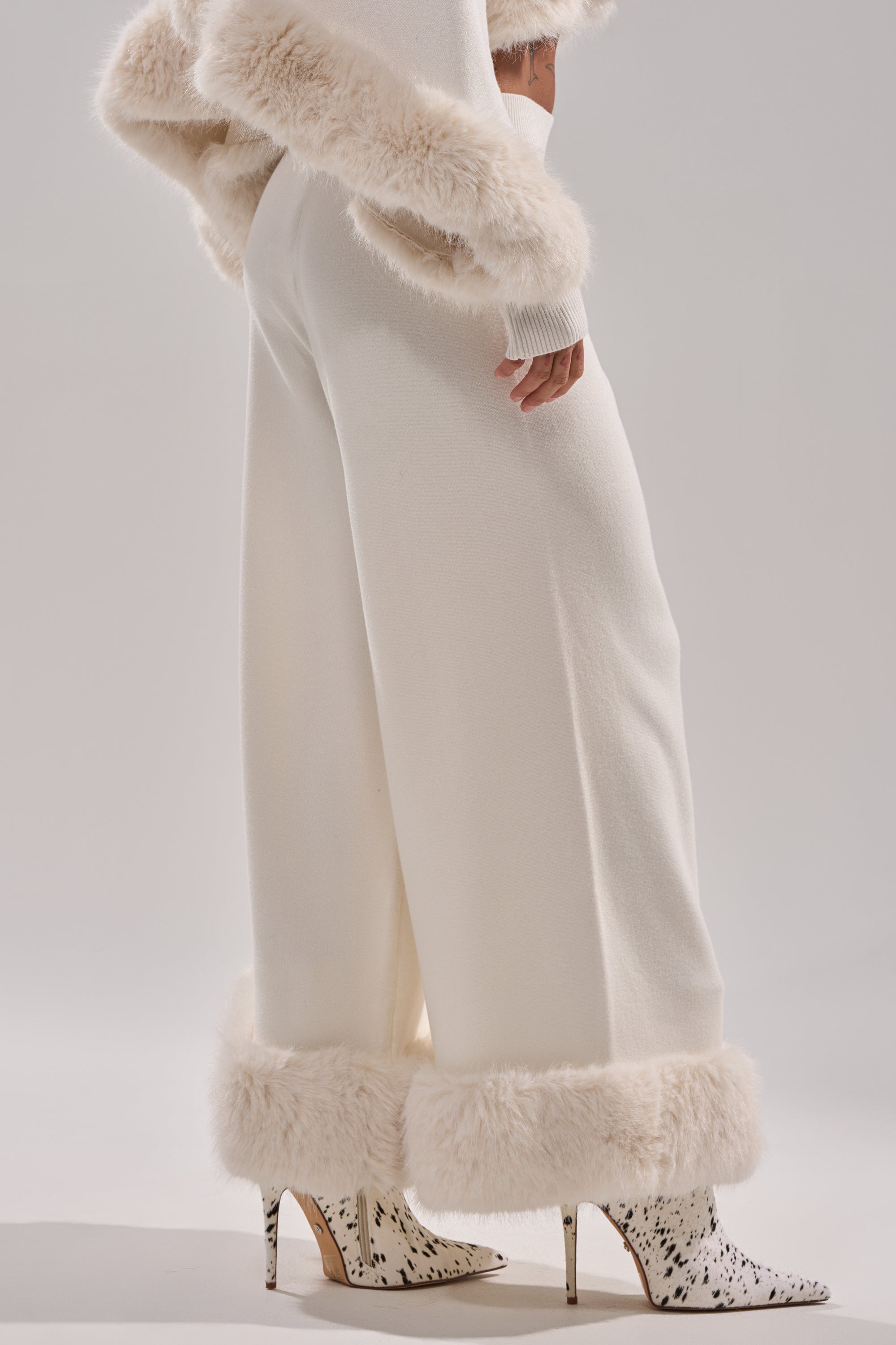 QUIET LUX FUR TRIM SWEATER PANTS IN WHITE