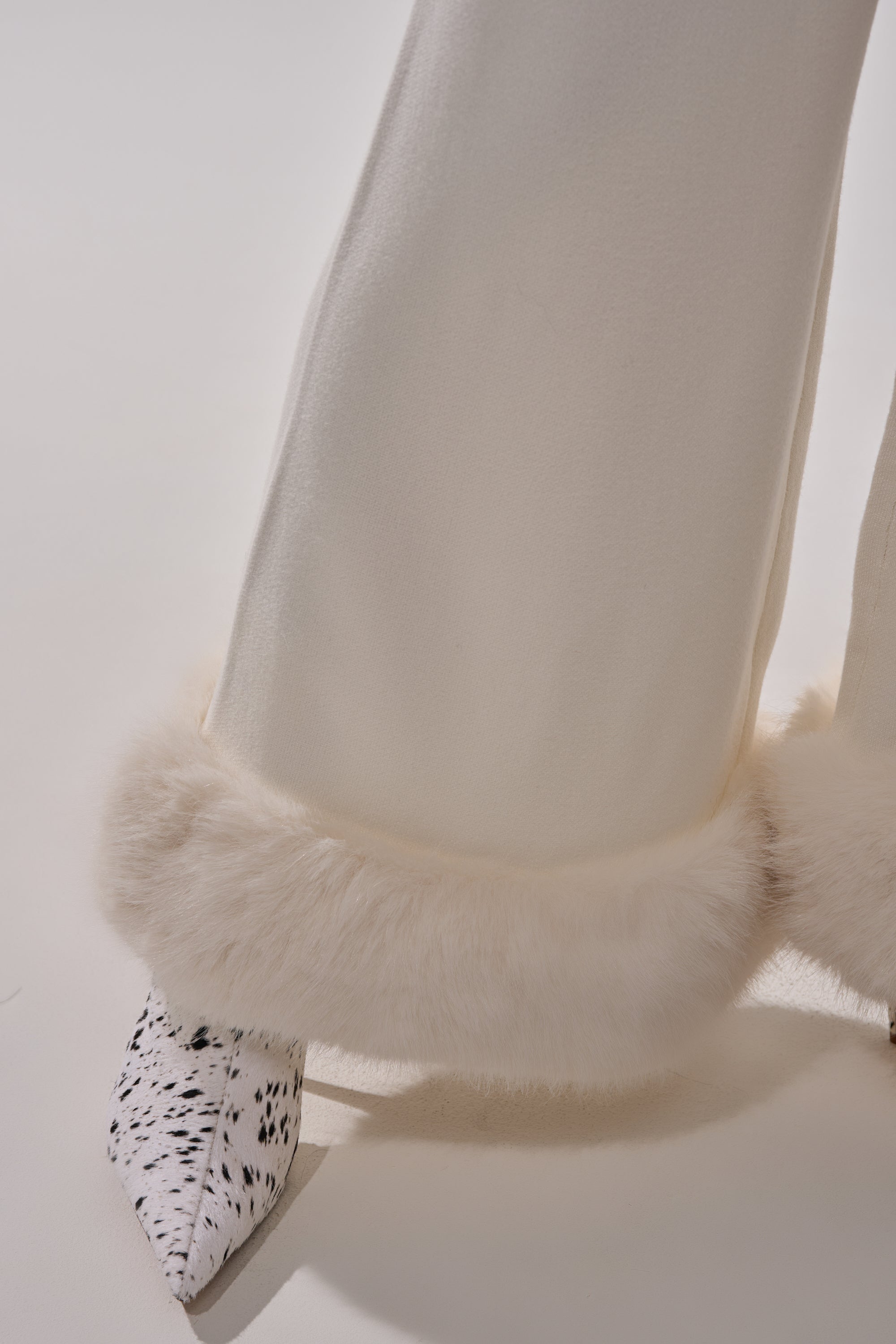 QUIET LUX FUR TRIM SWEATER PANTS IN WHITE