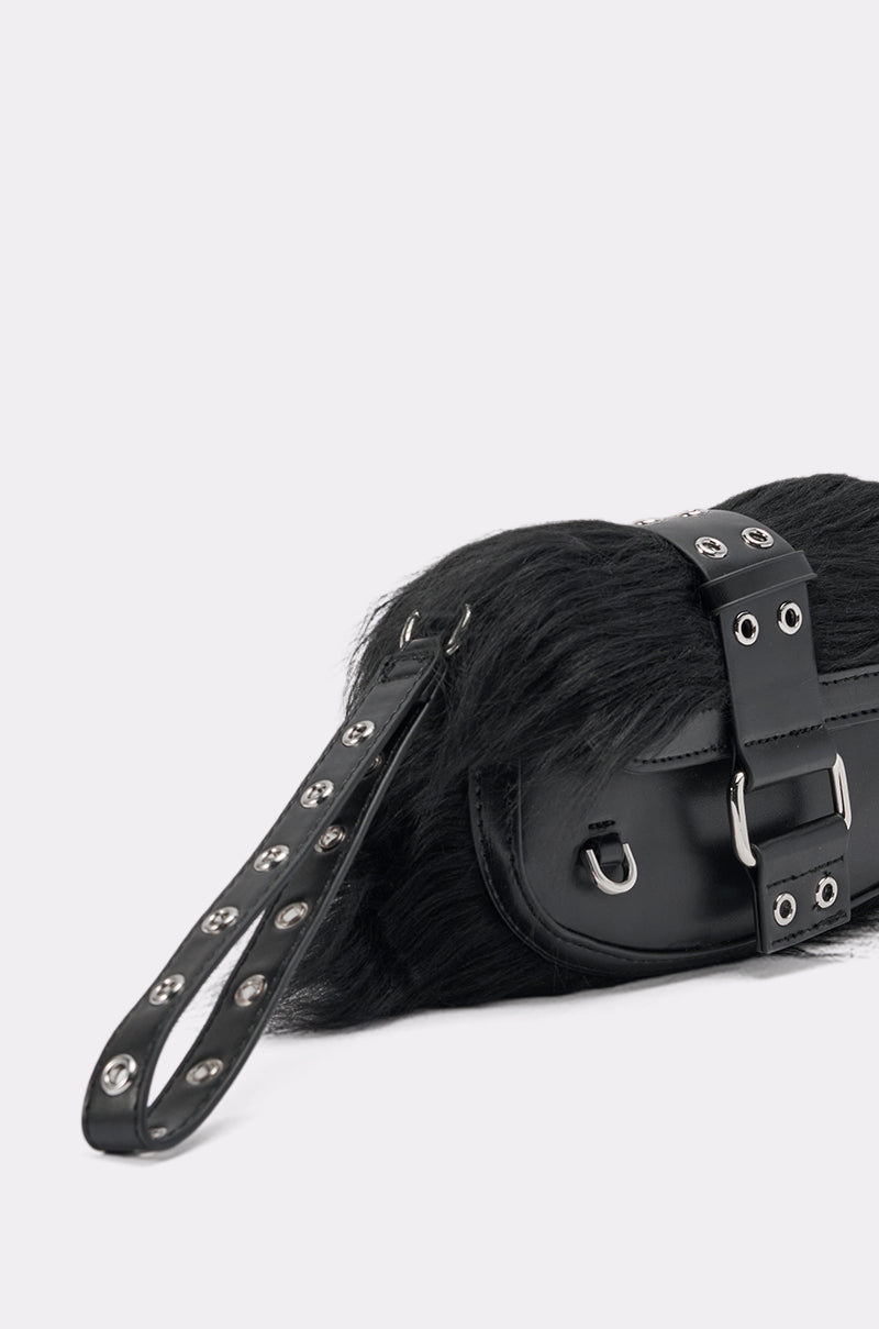 ON THE TOWN WRISTLET
