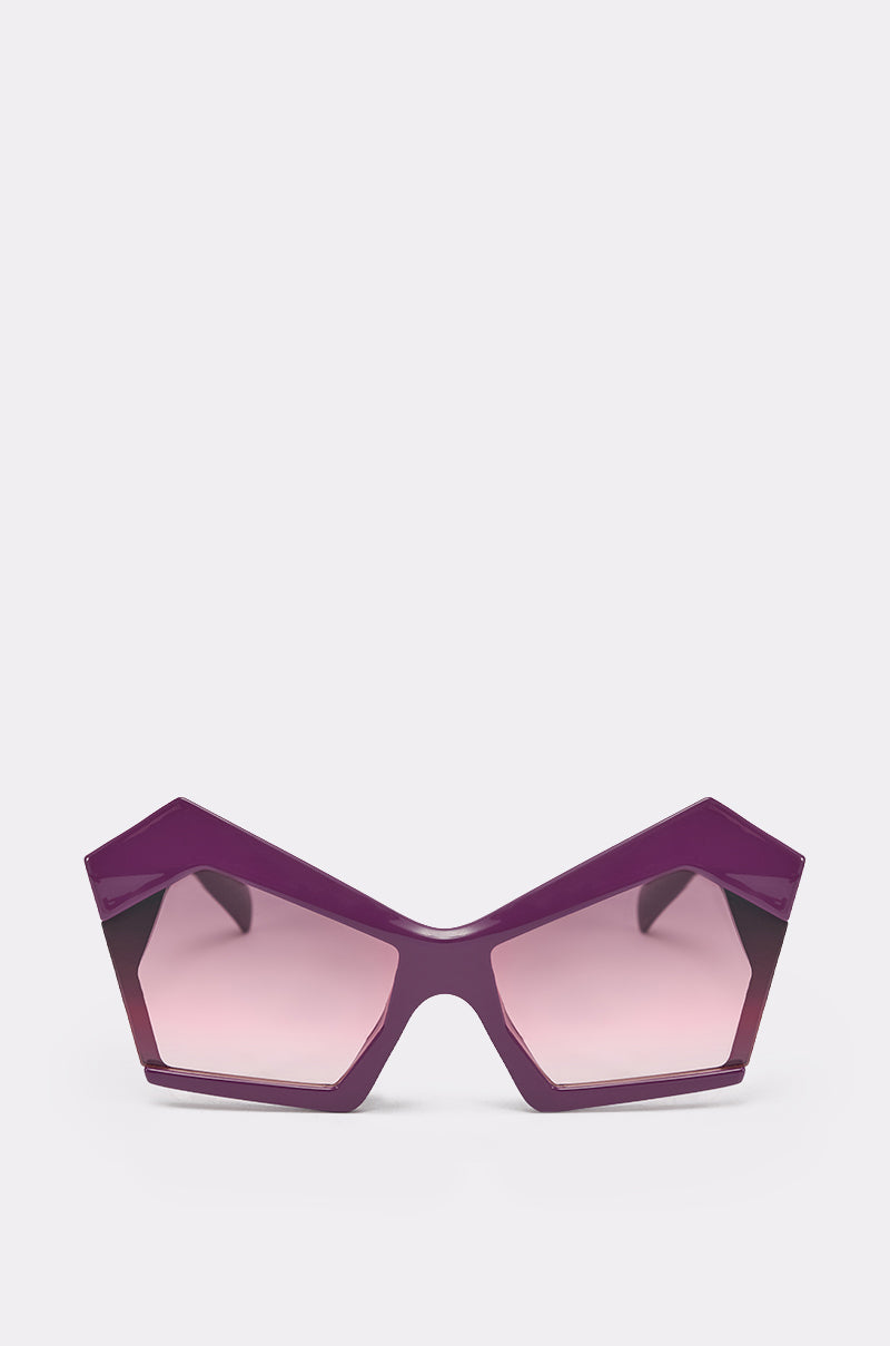 ON TREND SUNGLASSES