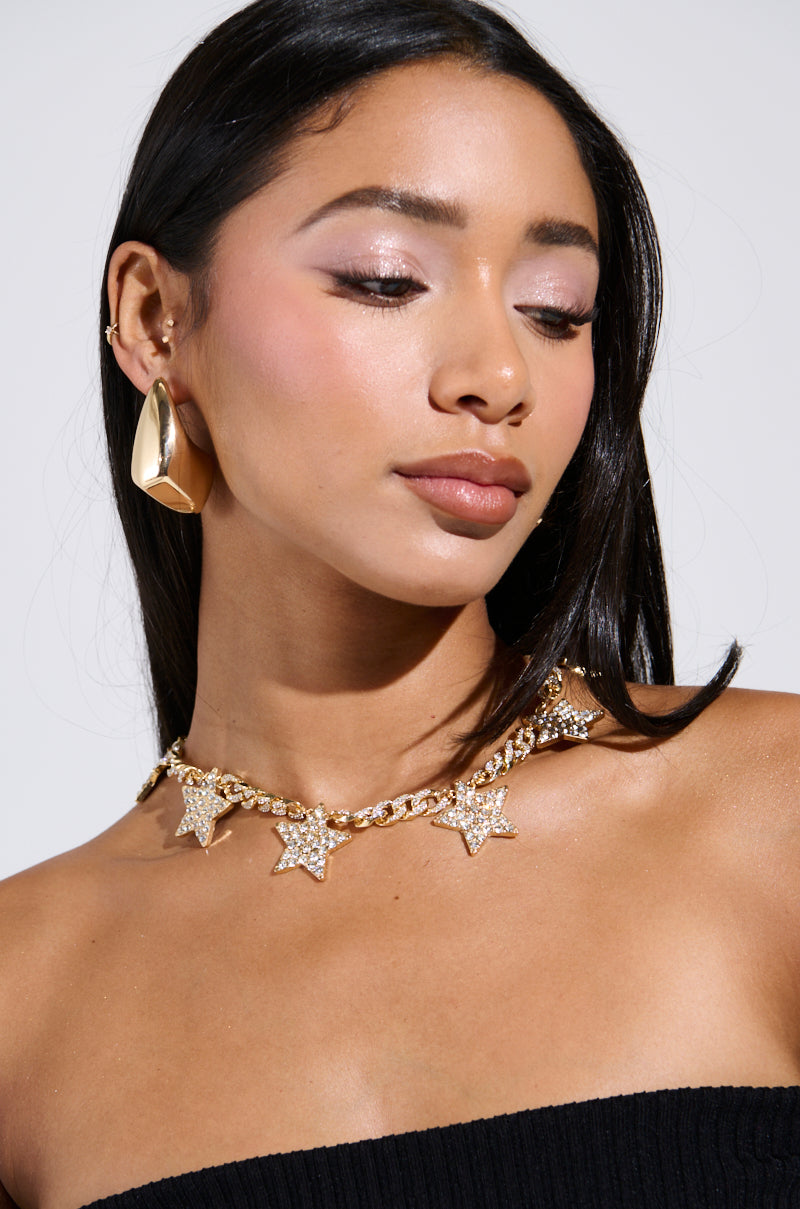 GETTIN' STARSTRUCK NECKLACE IN GOLD