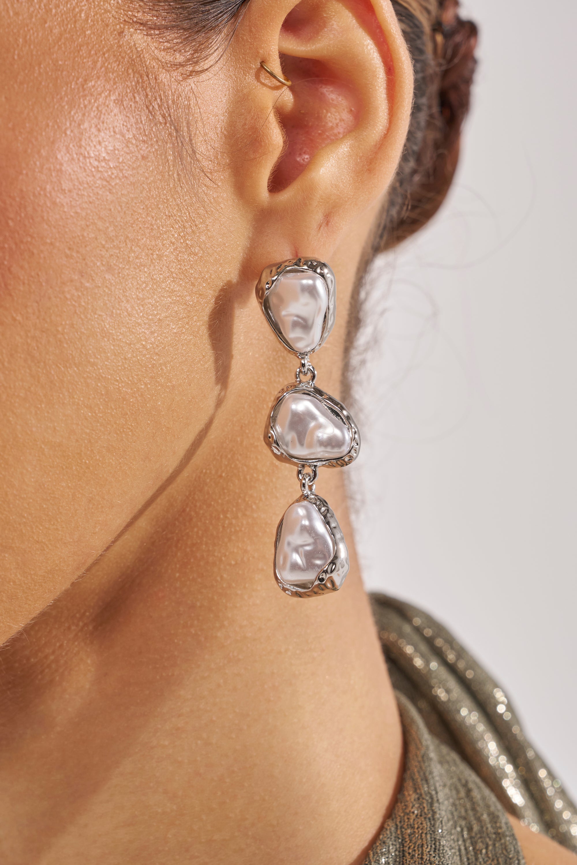 SUE EARRING
