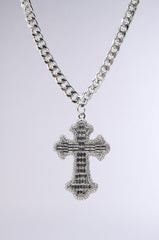 BIGGER IS BETTER NECKLACE