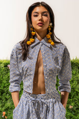 BLOSSOM CROP BUTTON DOWN