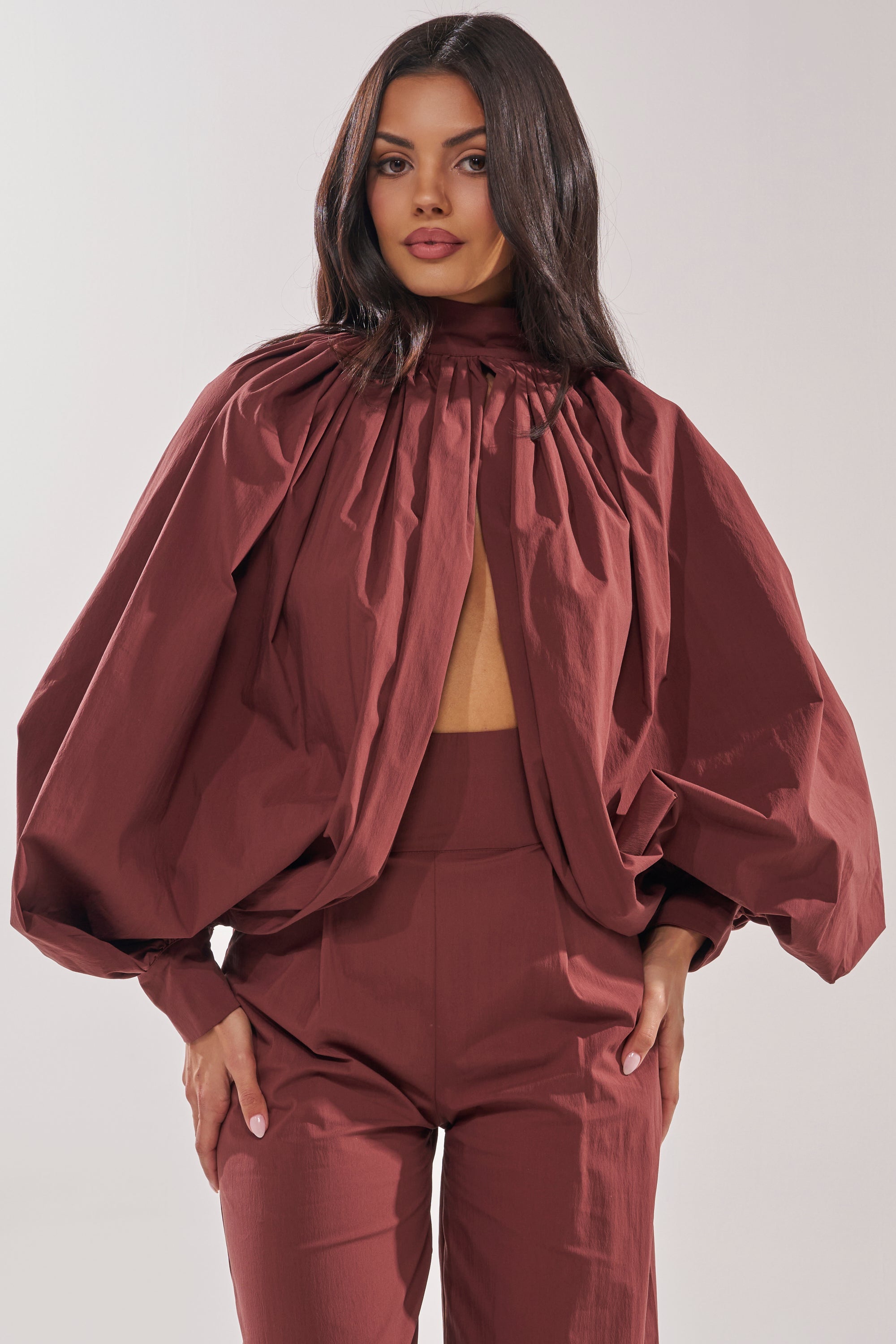 GOLD COAST BALLOON SLEEVE BLOUSE IN BROWN