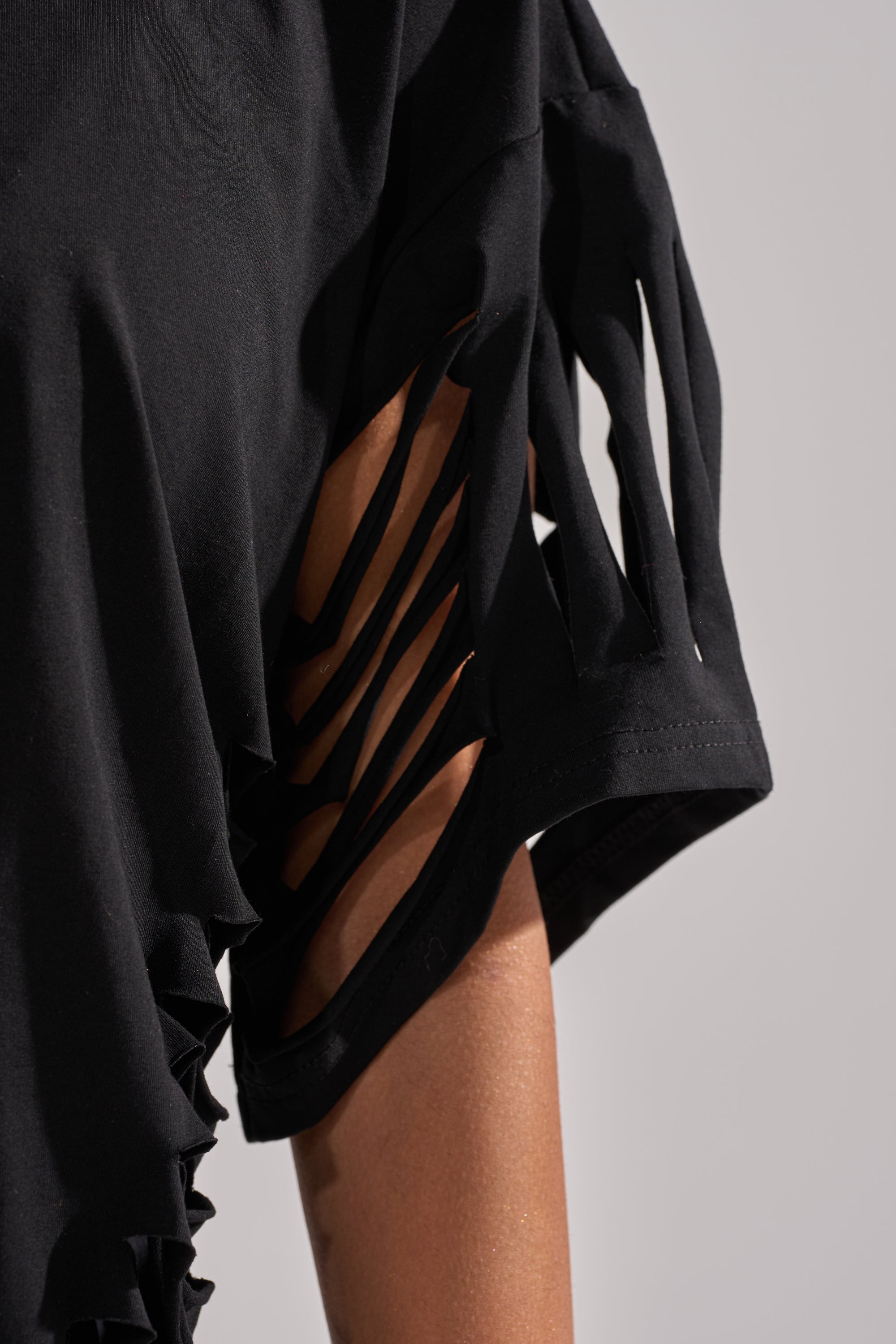 SLASHED UP OVERSIZED SHORT SLEEVE TEE IN BLACK
