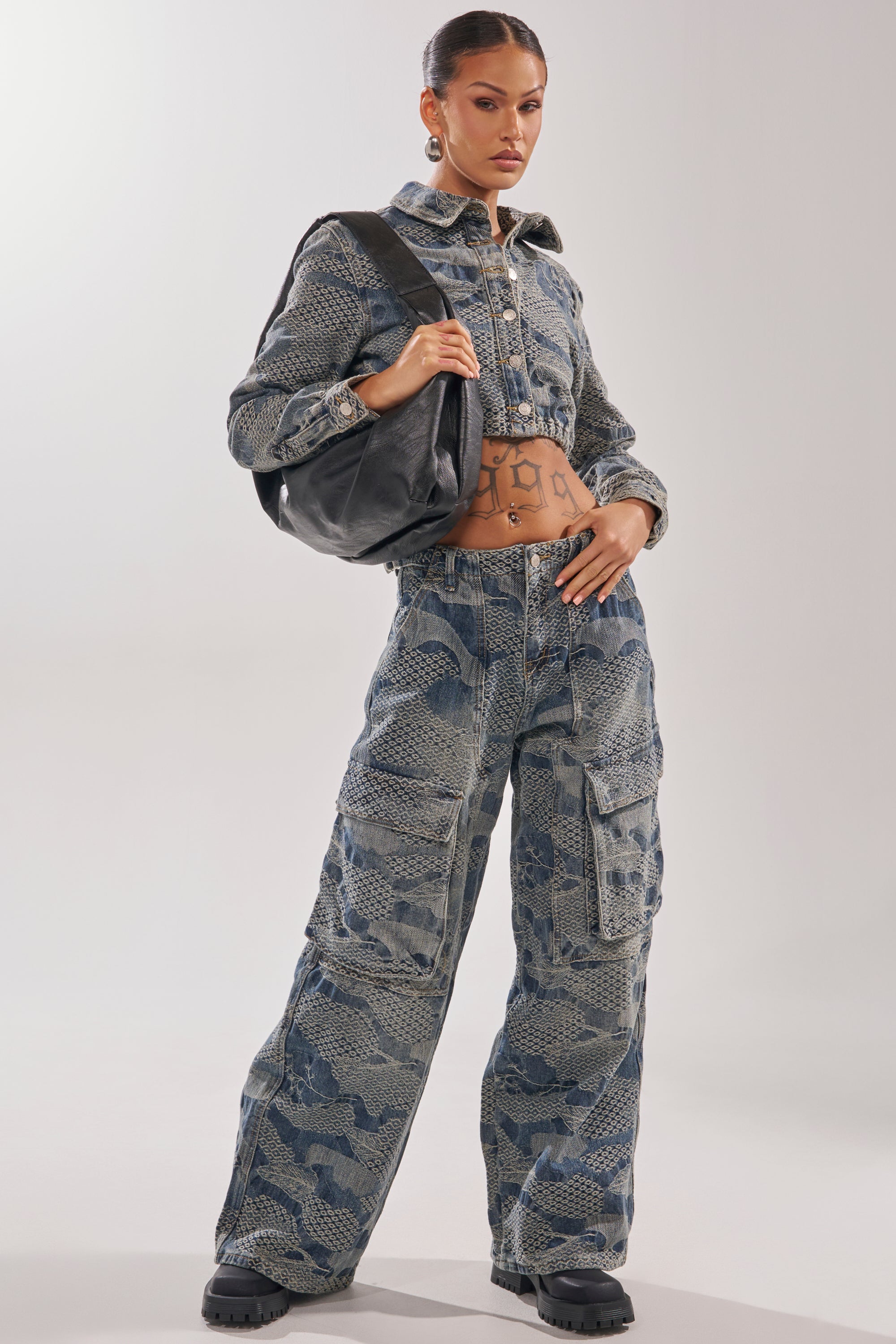 I THINK YOU WANNA KNOW DENIM BUTTON DOWN