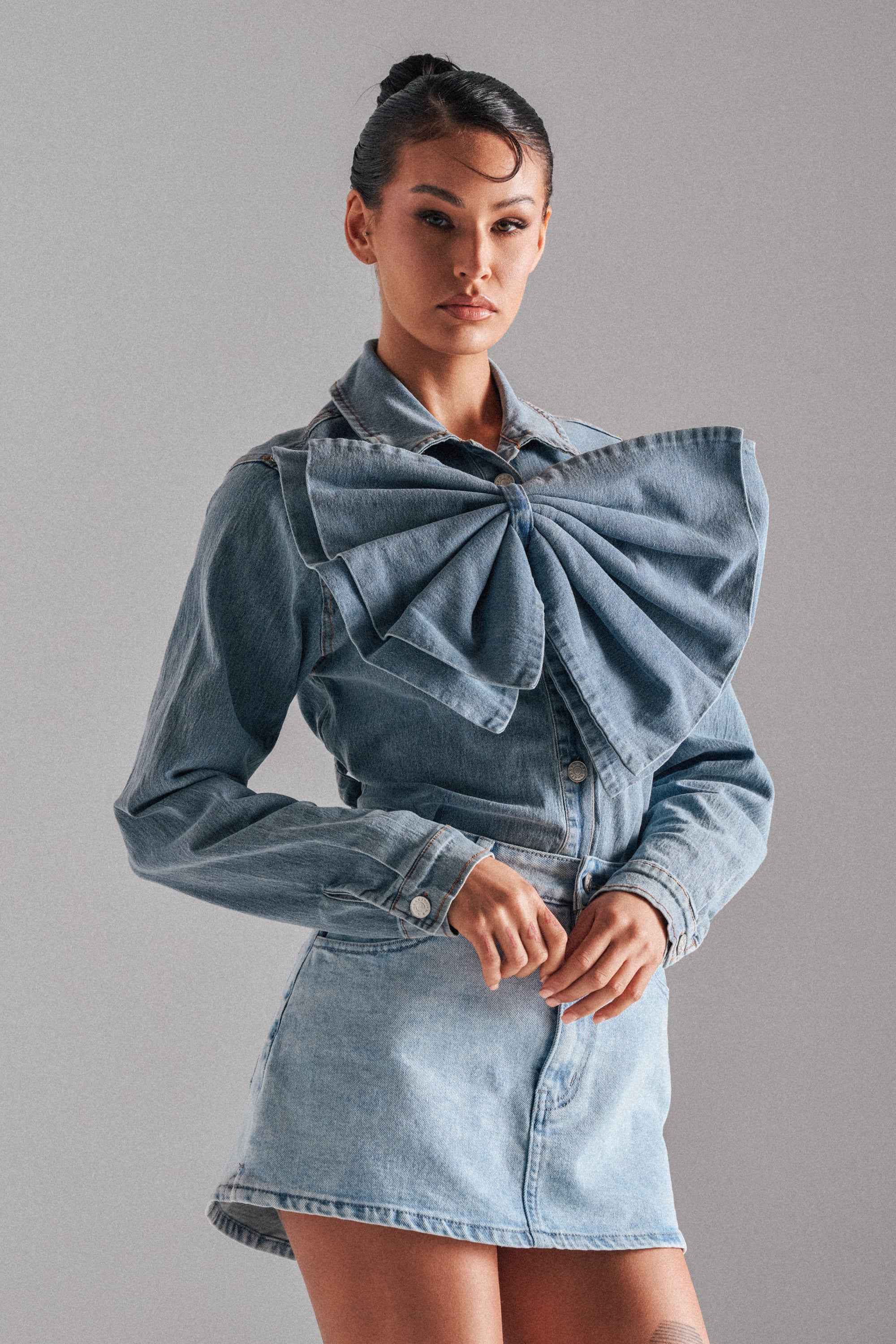 TWO-TONE BOW DENIM BUTTON DOWN SHIRT
