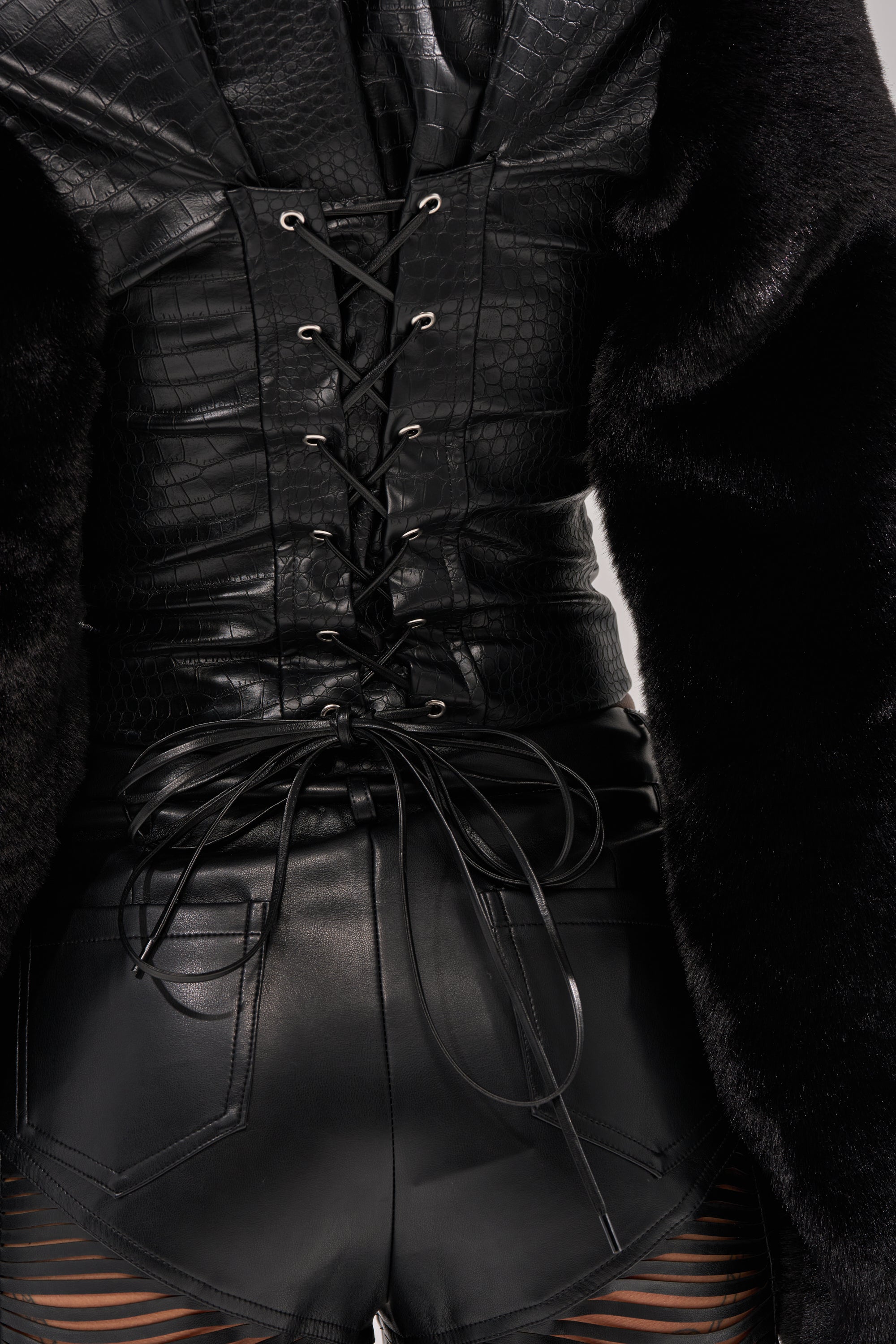 SHORTY CORSETED FAUX FUR