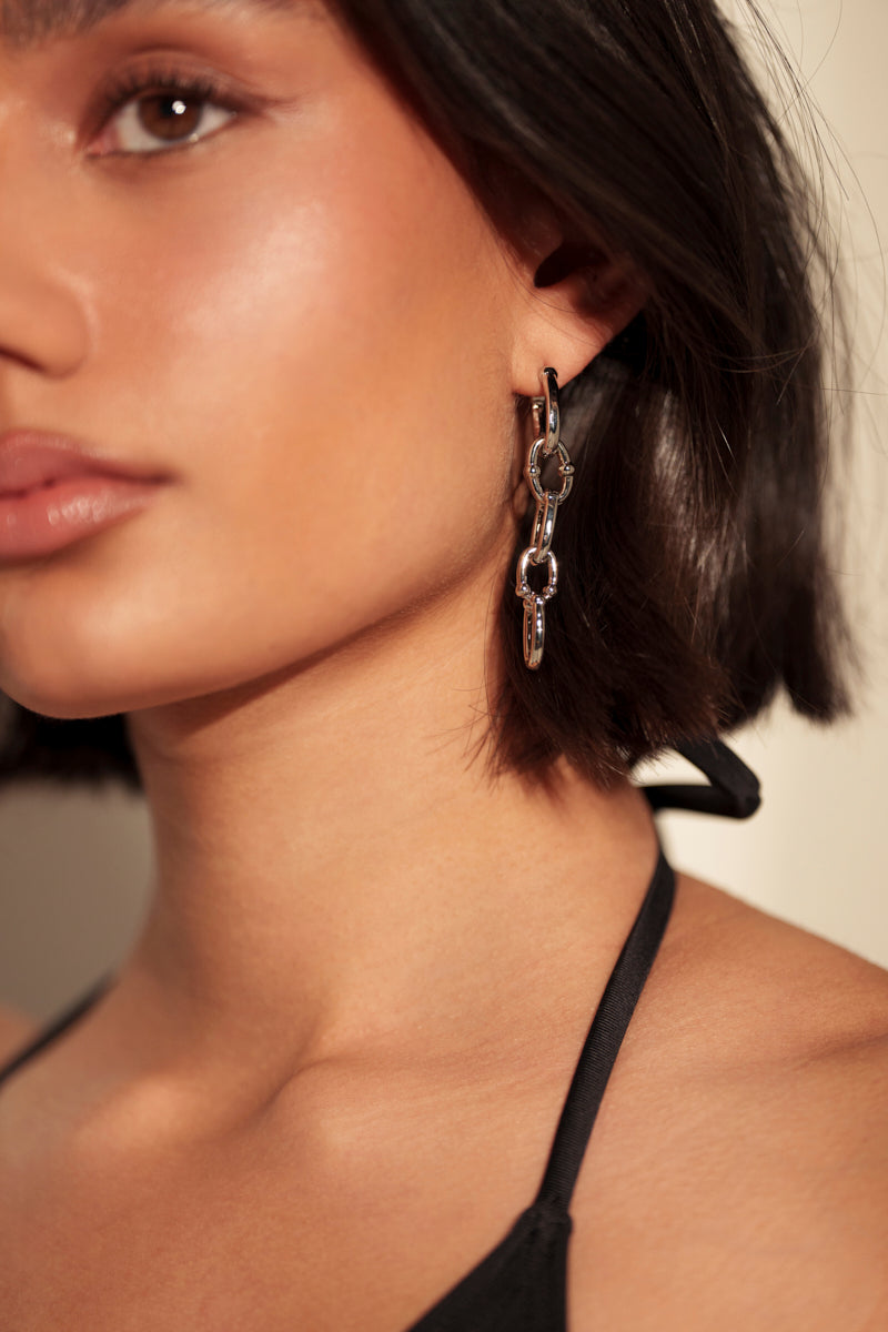 MOD GAL EARRING