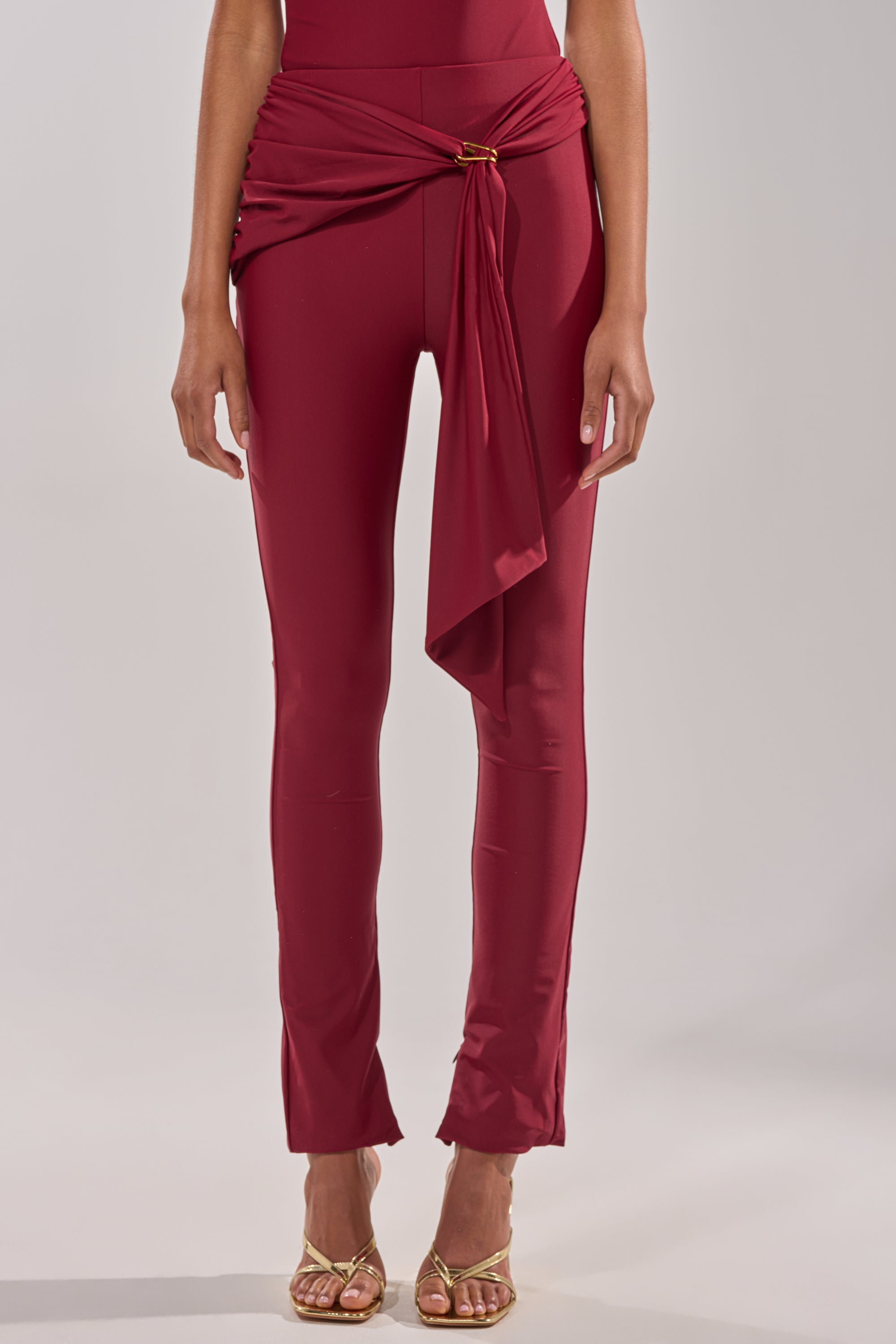 IZZY SEAMLESS LEGGING IN BURGUNDY