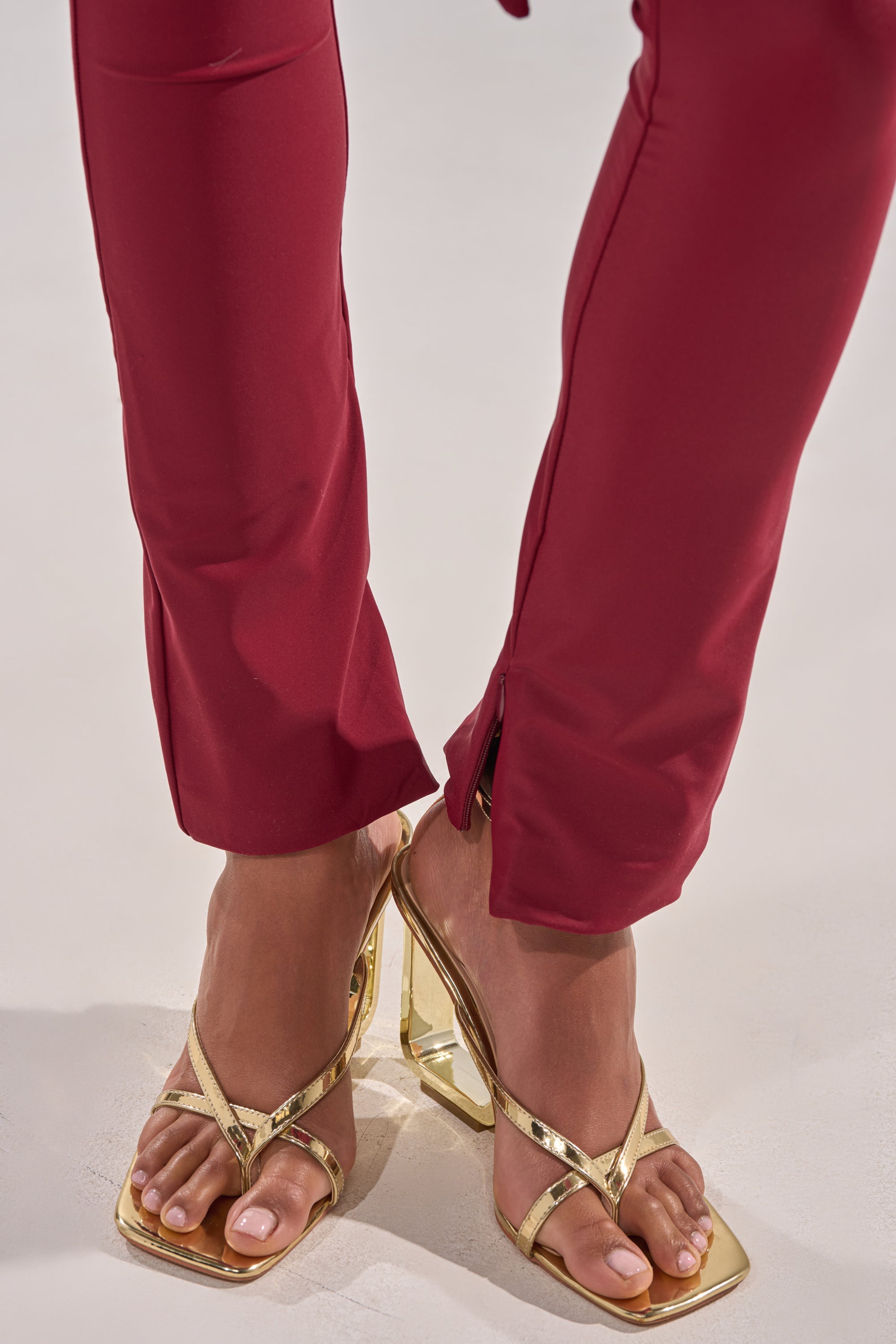 IZZY SEAMLESS LEGGING IN BURGUNDY