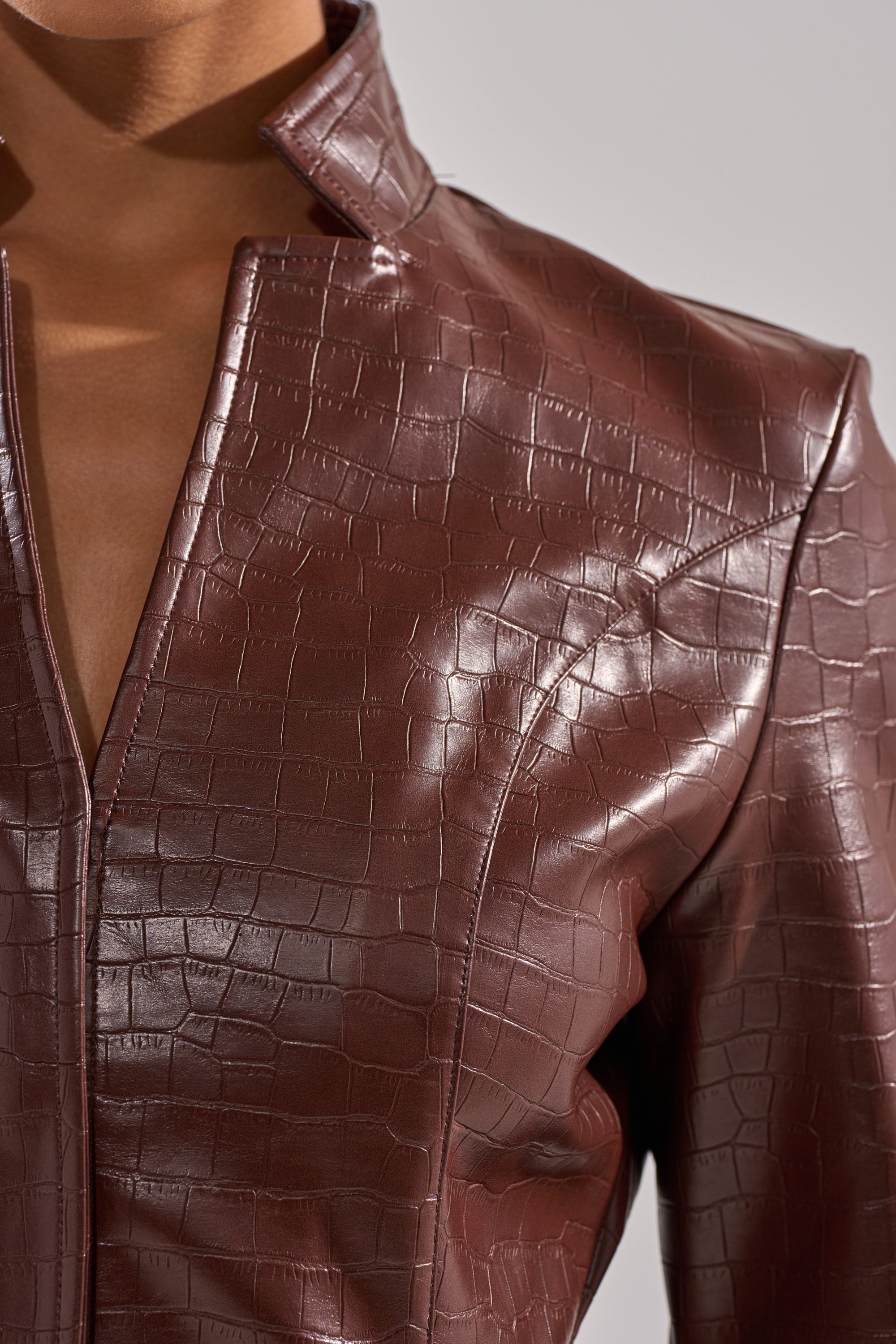 CARMEN BODYCON BLAZER IN BURGUNDY