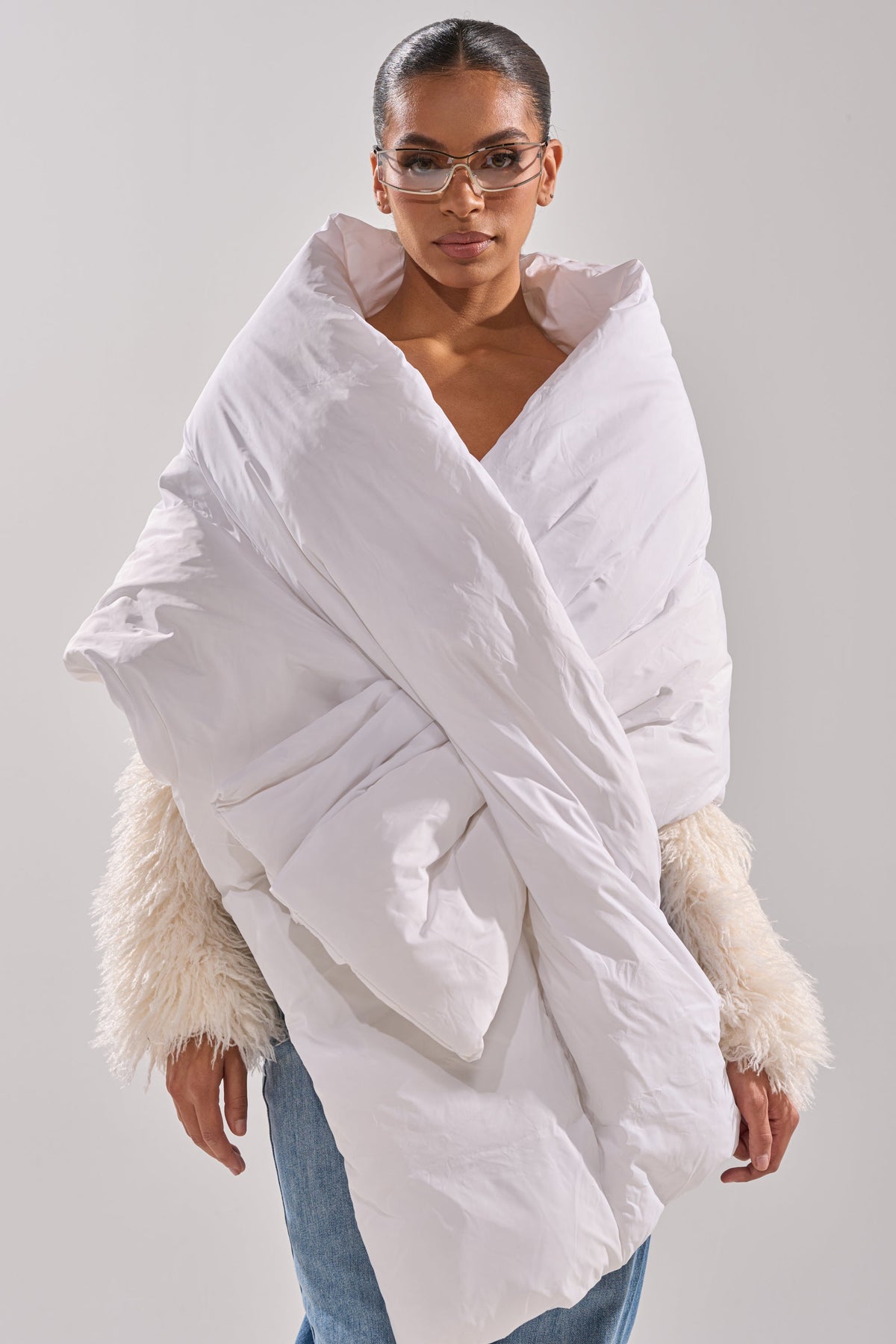 WRAPPED UP PUFFER SCARF IN WHITE