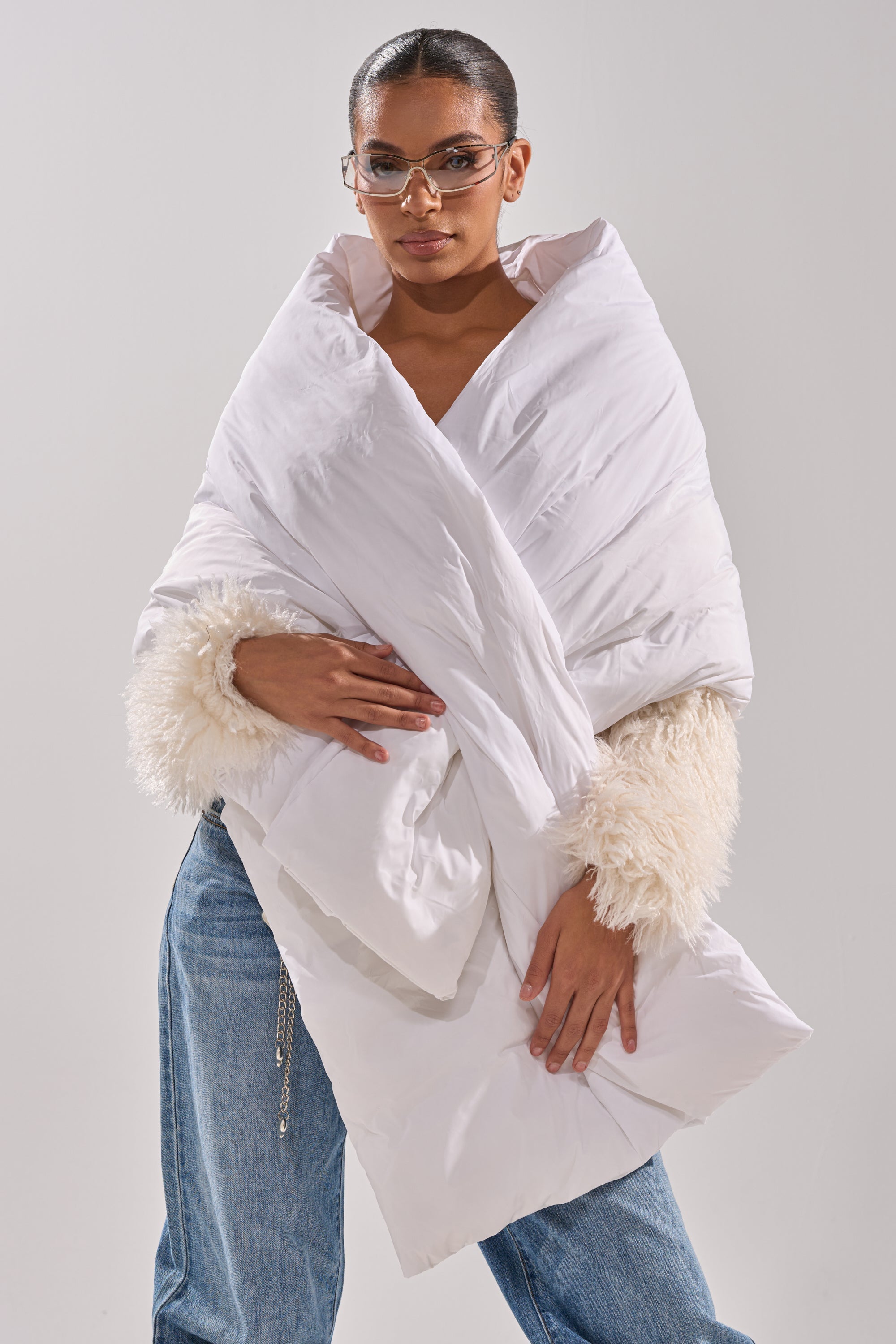 WRAPPED UP PUFFER SCARF IN WHITE