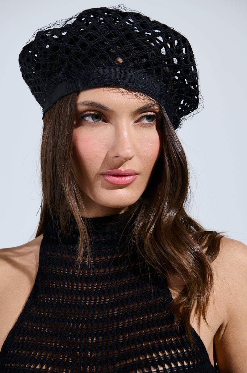 TOO EDITORIAL CUTOUT BERET