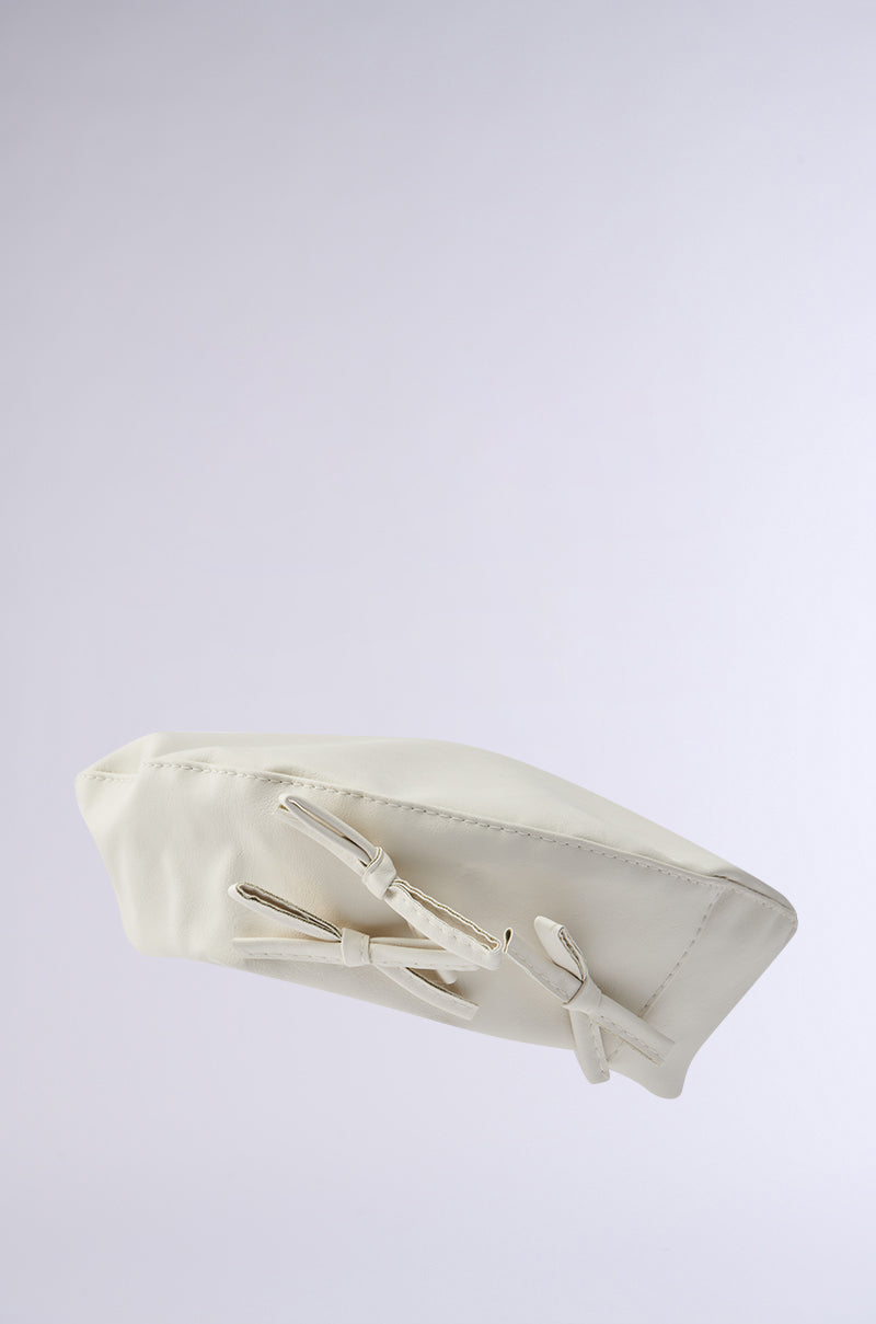 EIFFEL IN LOVE PU BERET IN WHITE