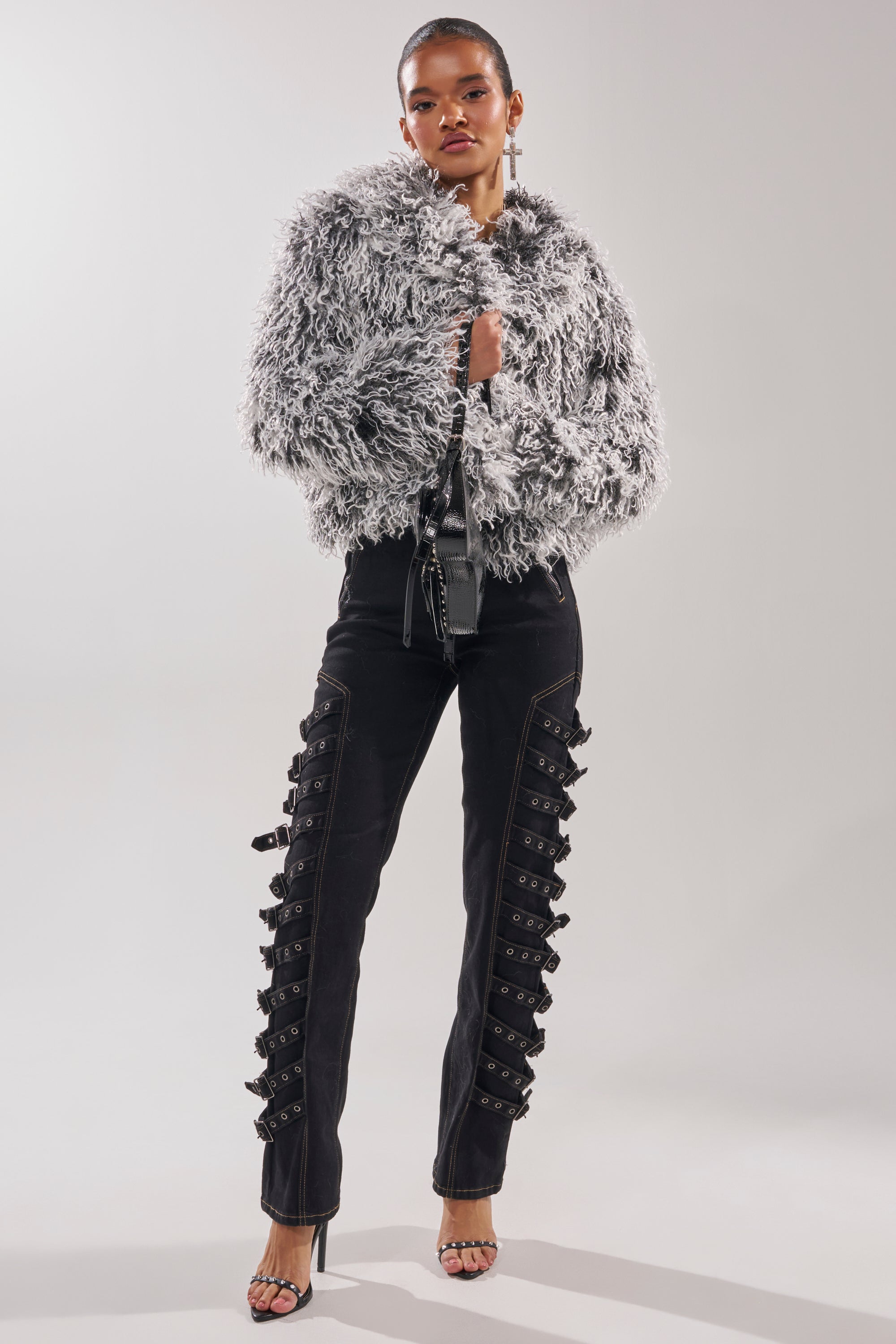 RENDEZVOUS SHAGGY FAUX FUR