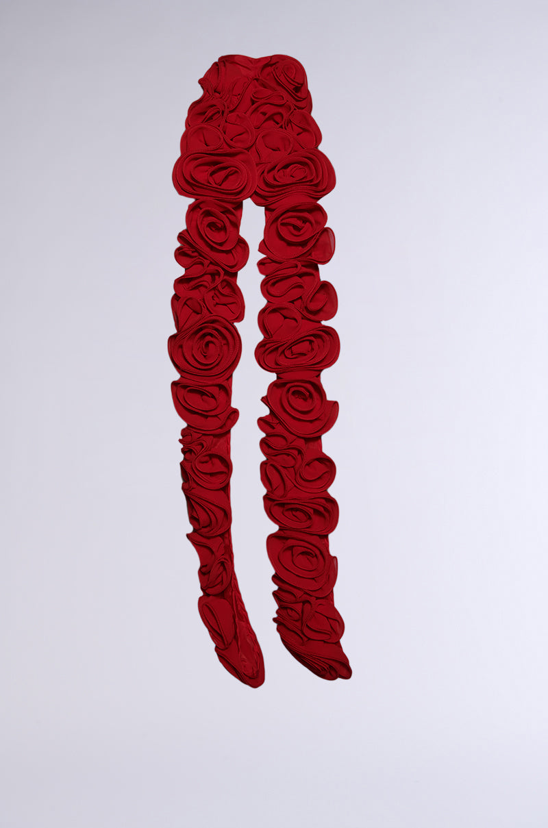 EXTREME LENGTHS ROSE NECKLACE