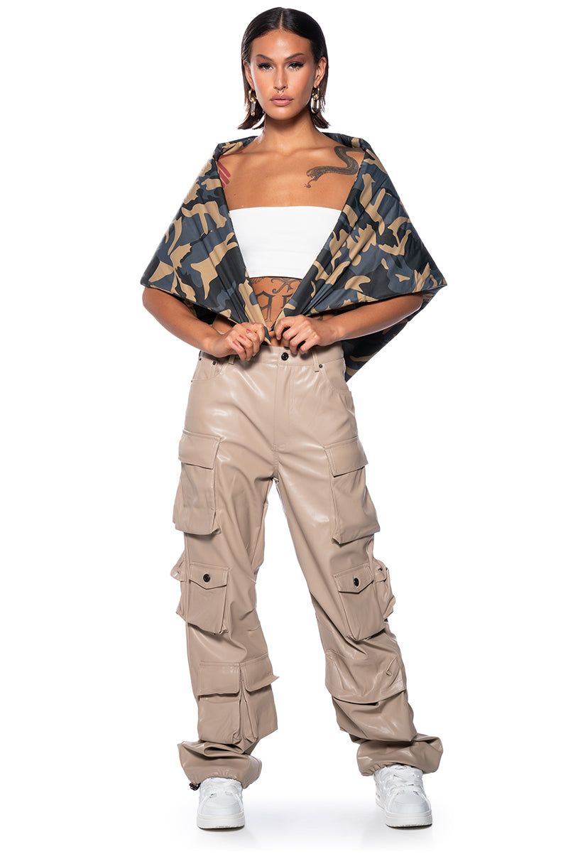 CAMPING PUFFER SCARF IN CAMO